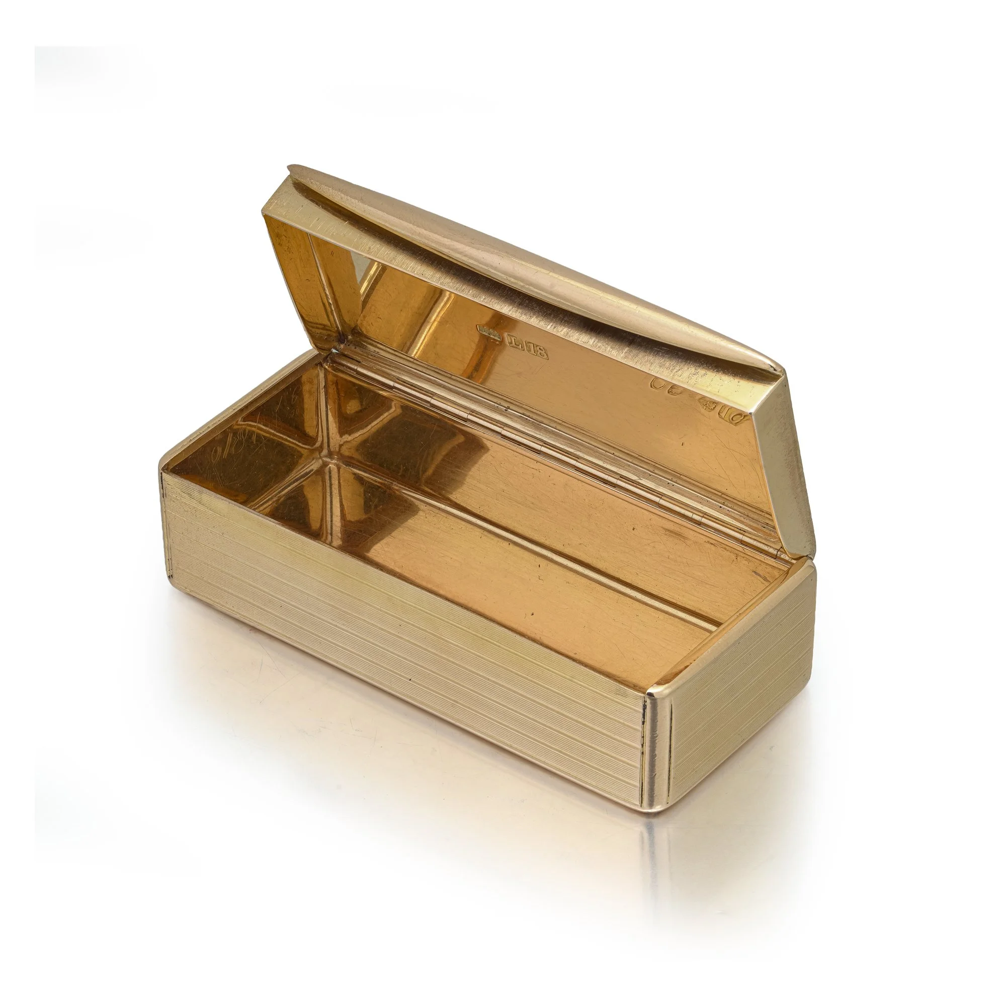 georgian-18ct-gold-engine-turned-snuff-box-strachan-london-1810-05-Mozeris-Fine-Antiques.jpg