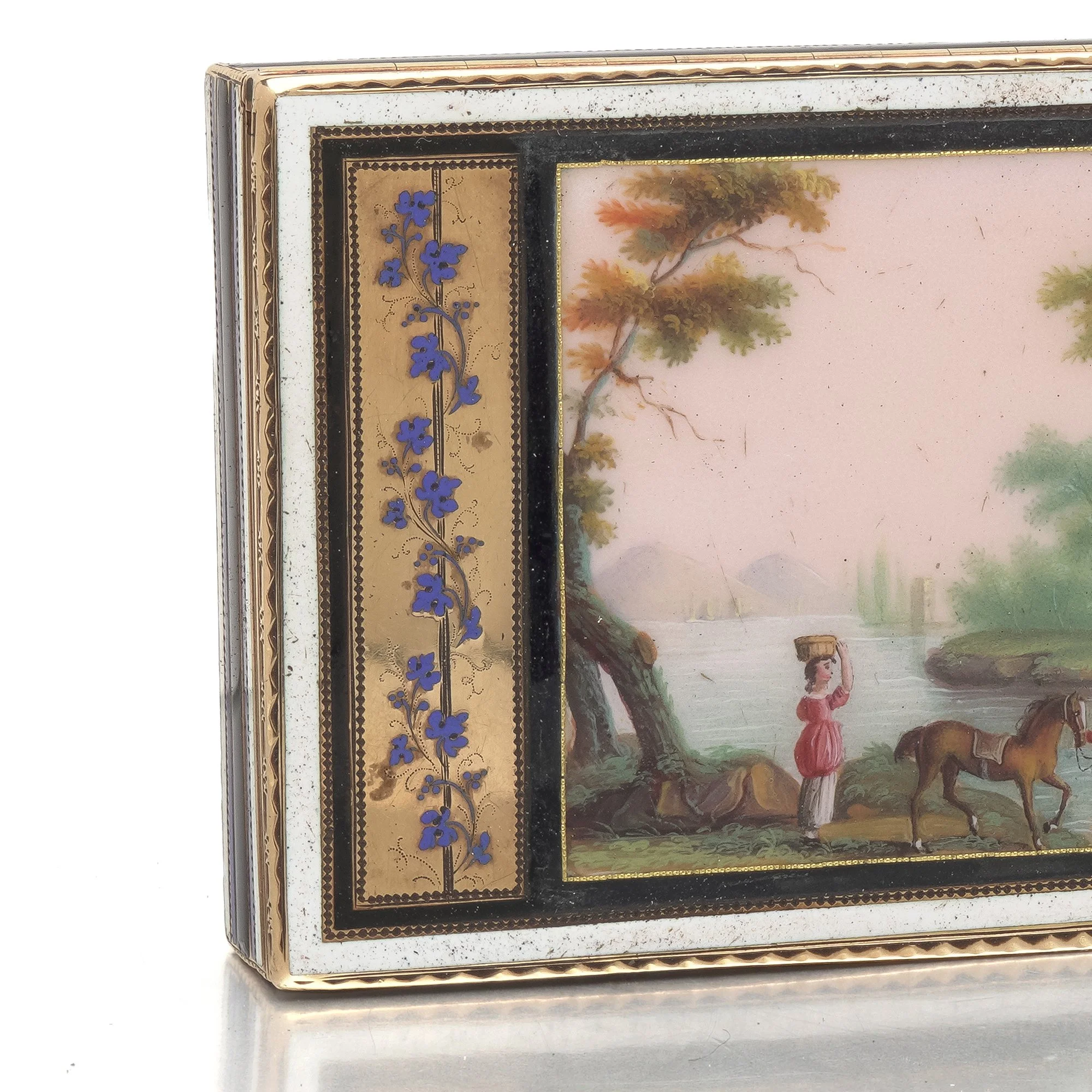antique-18ct-gold-enamel-box-03-Mozeris-Fine-Antiques.jpg