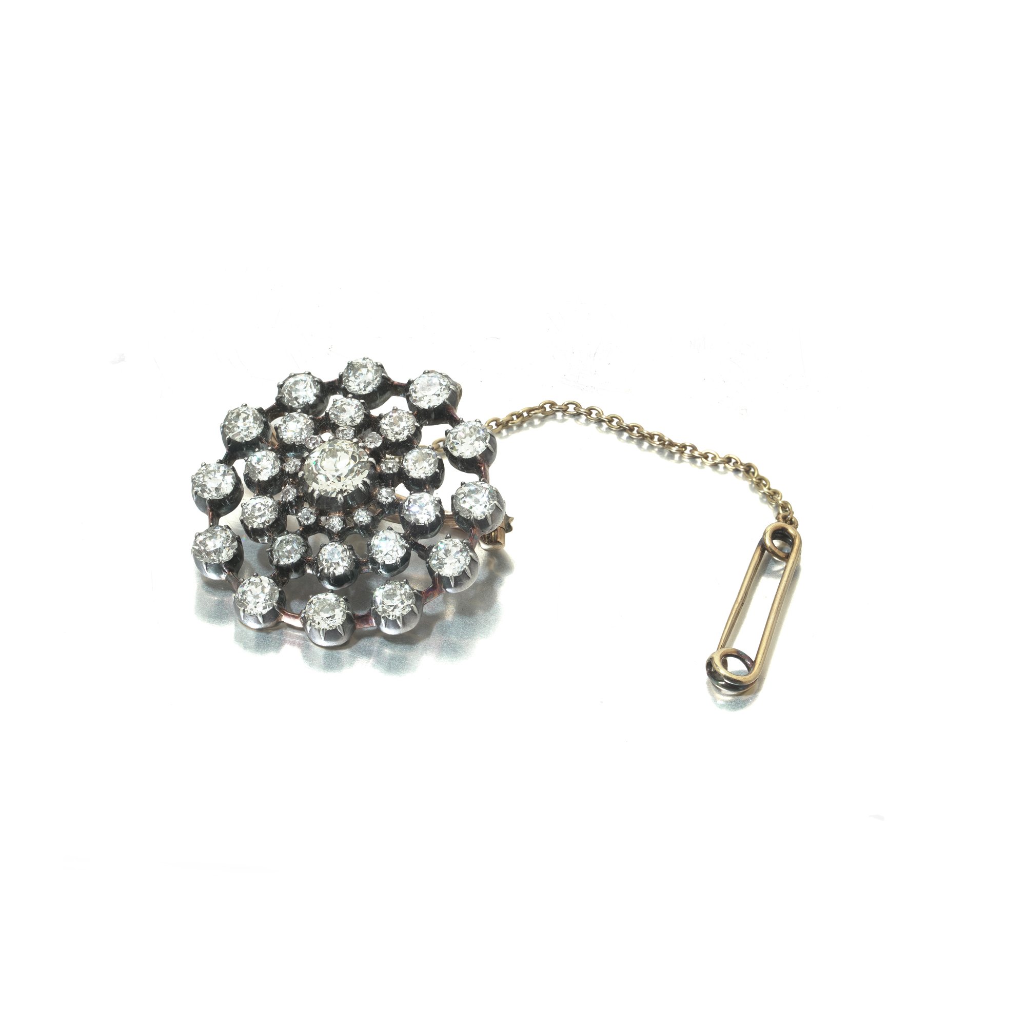 victorian-diamond-cluster-brooch-01-Mozeris-Fine-Antiques.jpg