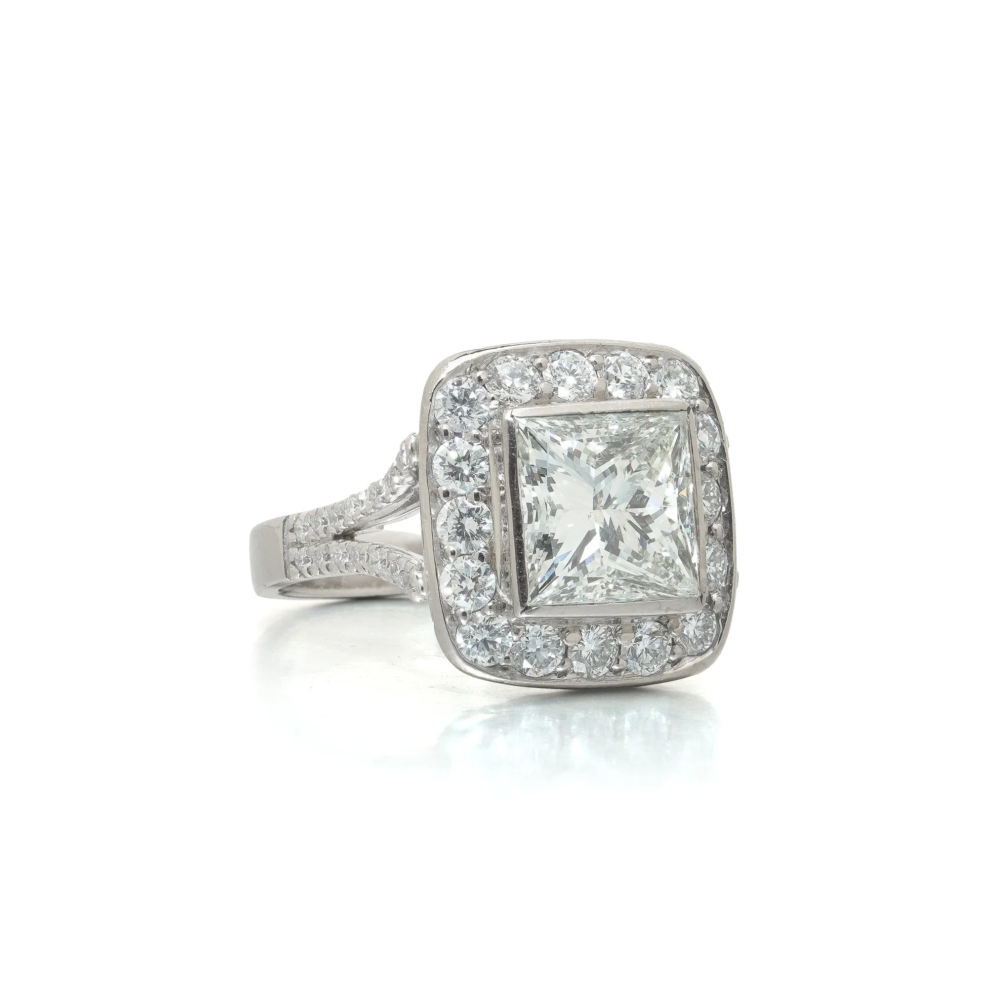 18ct-white-gold-princess-cut-diamond-cluster-ring-02-Mozeris-Fine-Antiques.jpg