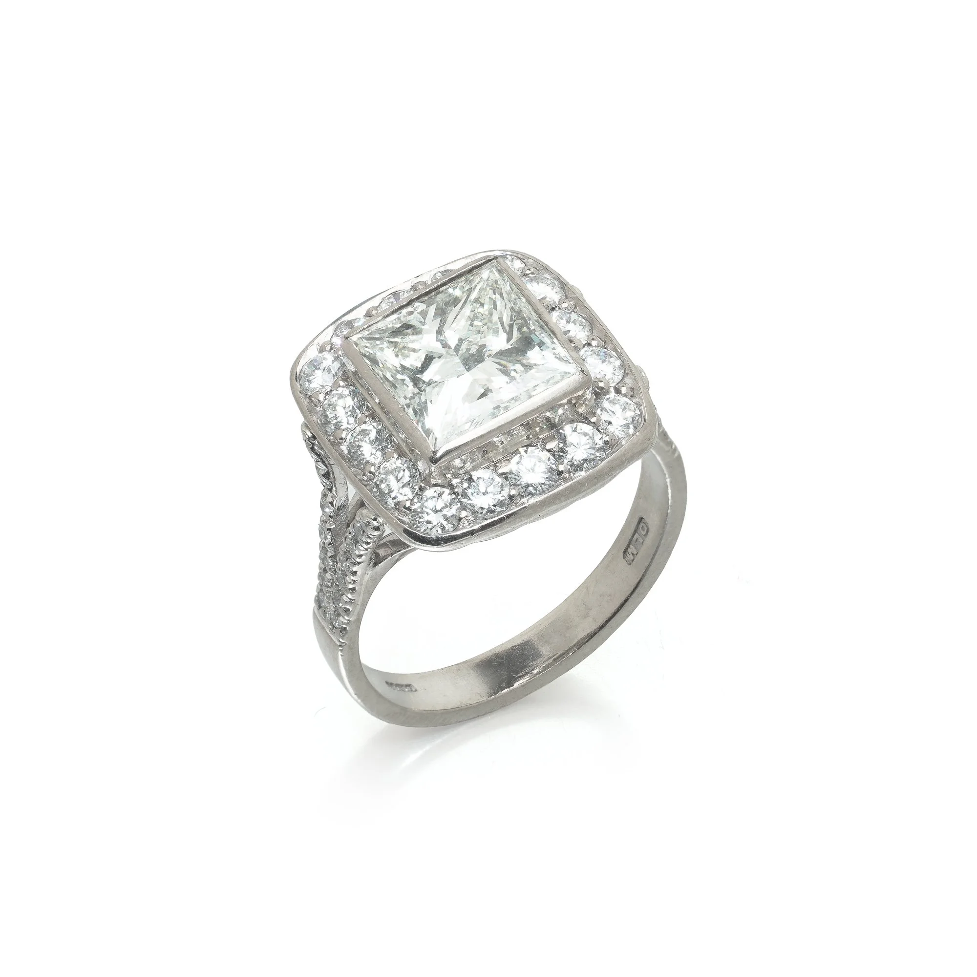 18ct White Gold Princess Cut Diamond Cluster Ring