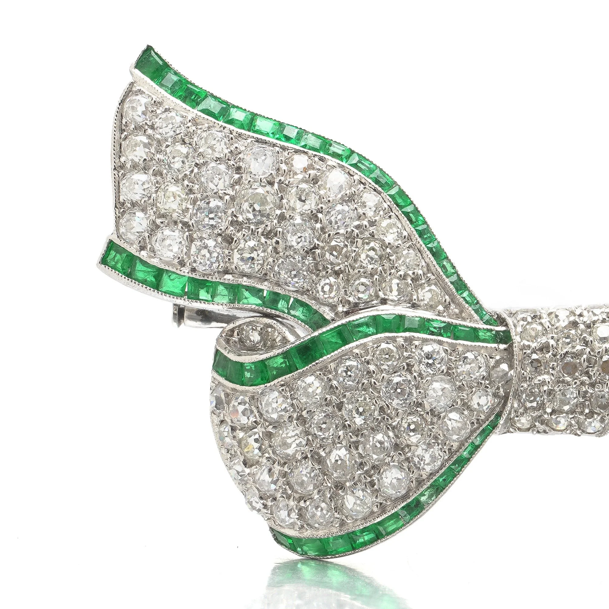 art-deco-emerald-diamond-bow-brooch-platinum-05-Mozeris-Fine-Antiques.jpg