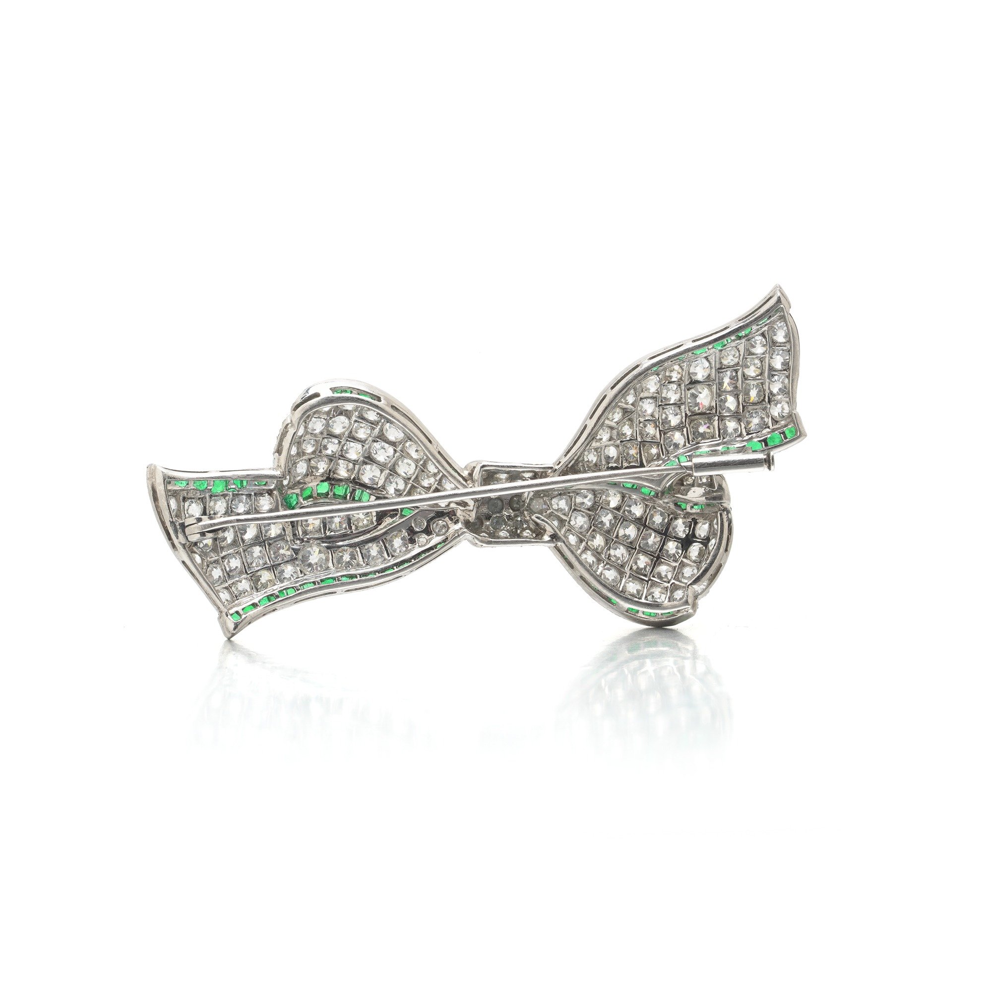 art-deco-emerald-diamond-bow-brooch-platinum-06-Mozeris-Fine-Antiques.jpg