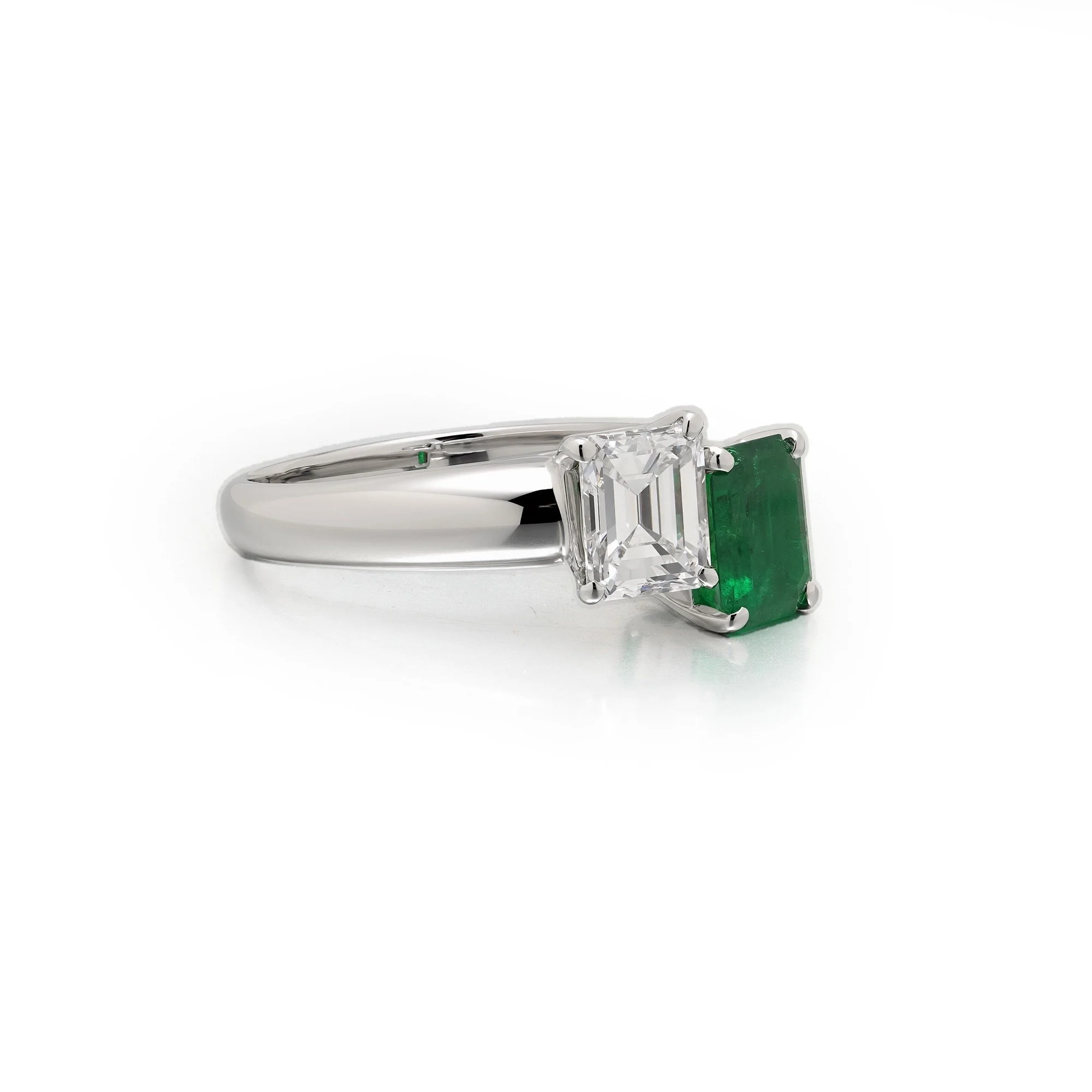 emerald-diamond-toi-et-moi-ring-18kt-white-gold-03-Mozeris-Fine-Antiques.jpg