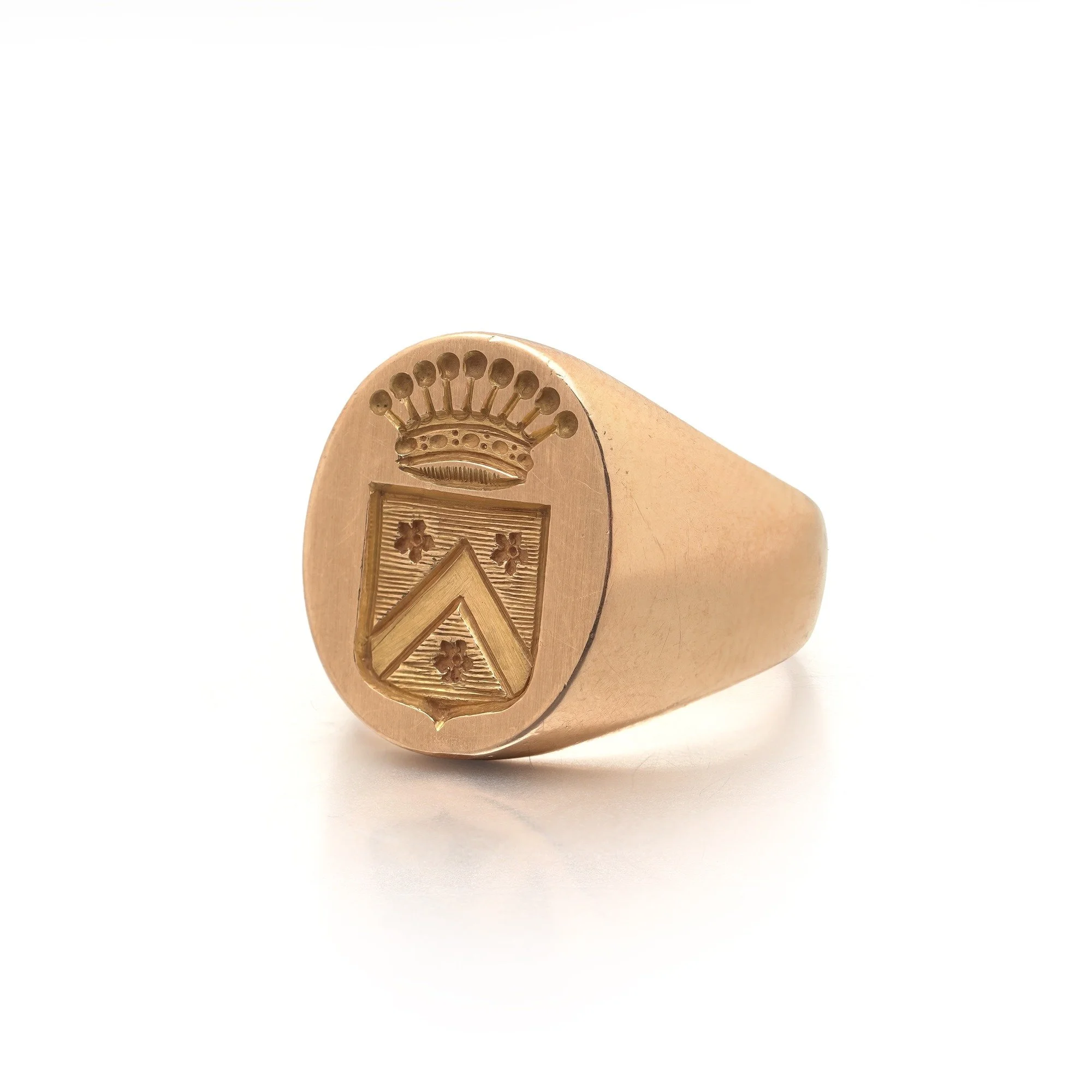 antique-french-18kt-gold-heraldic-signet-ring-coronet-coat-of-arms-01-Mozeris-Fine-Antiques.jpg