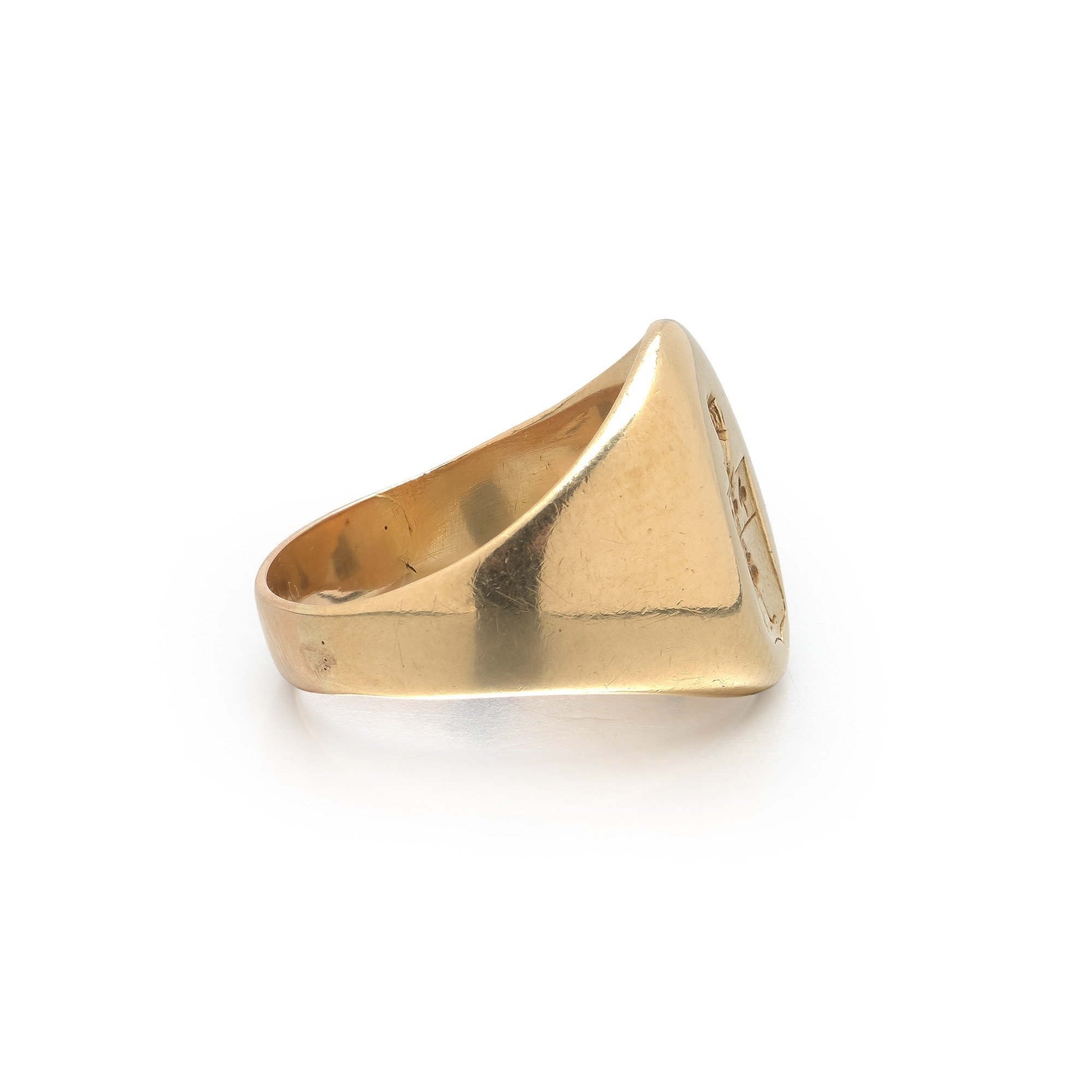 antique-french-18kt-gold-signet-ring-knights-helmet-heraldic-shield-05-Mozeris-Fine-Antiques.jpg