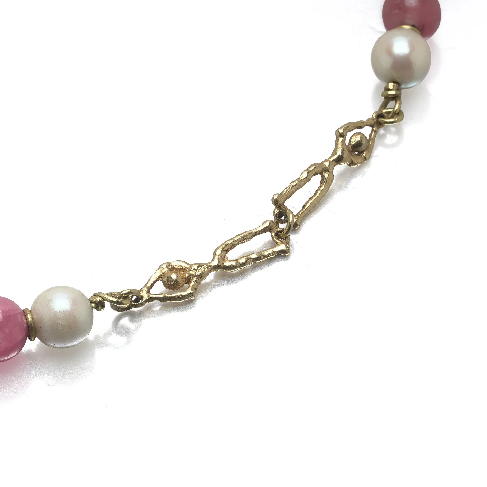 stuart-devlin-18kt-gold-coral-pearl-figural-link-necklace-london-1970s-11-Mozeris-Fine-Antiques.jpg