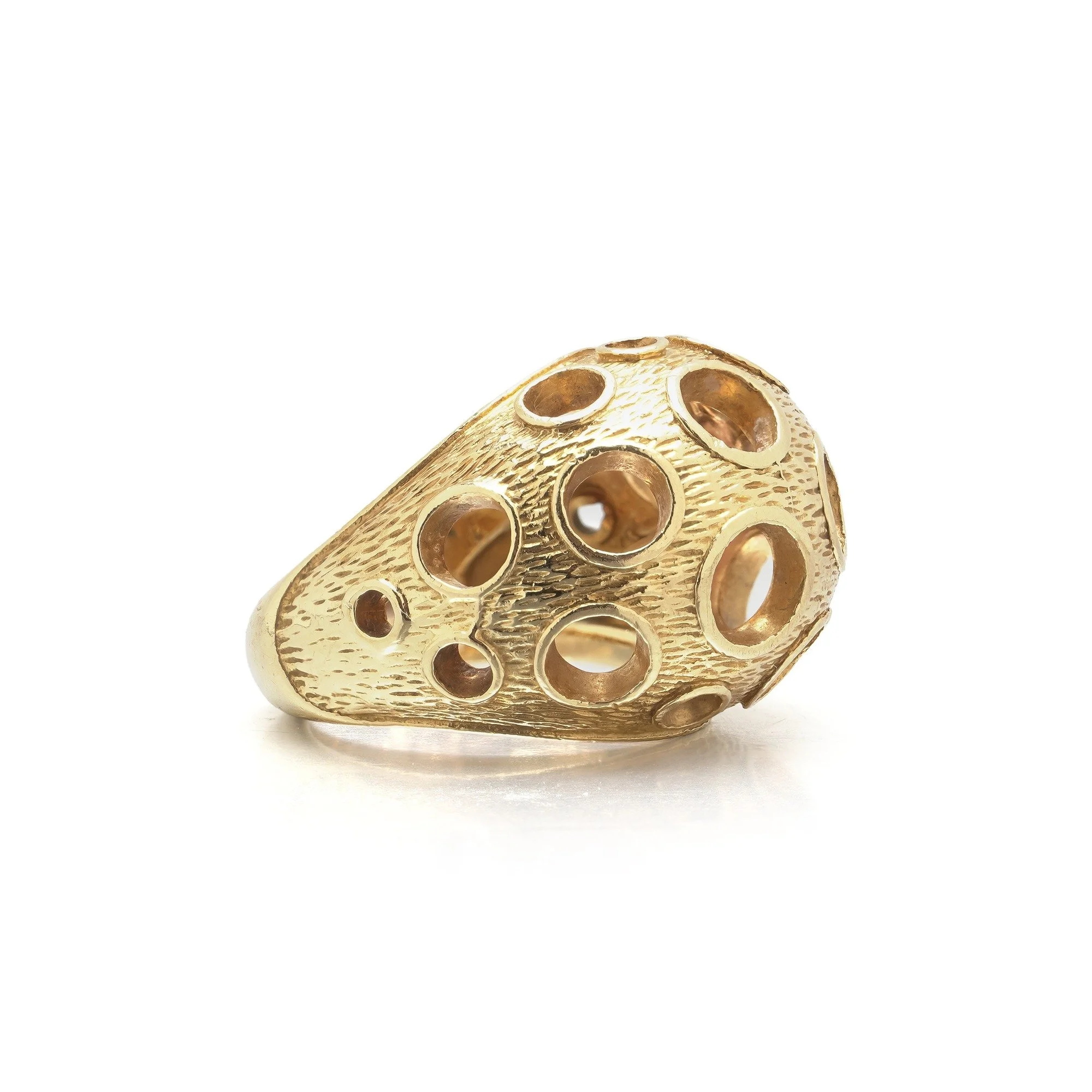kutchinsky-18kt-gold-openwork-bombe-ring-london-1970s-04-Mozeris-Fine-Antiques.jpg