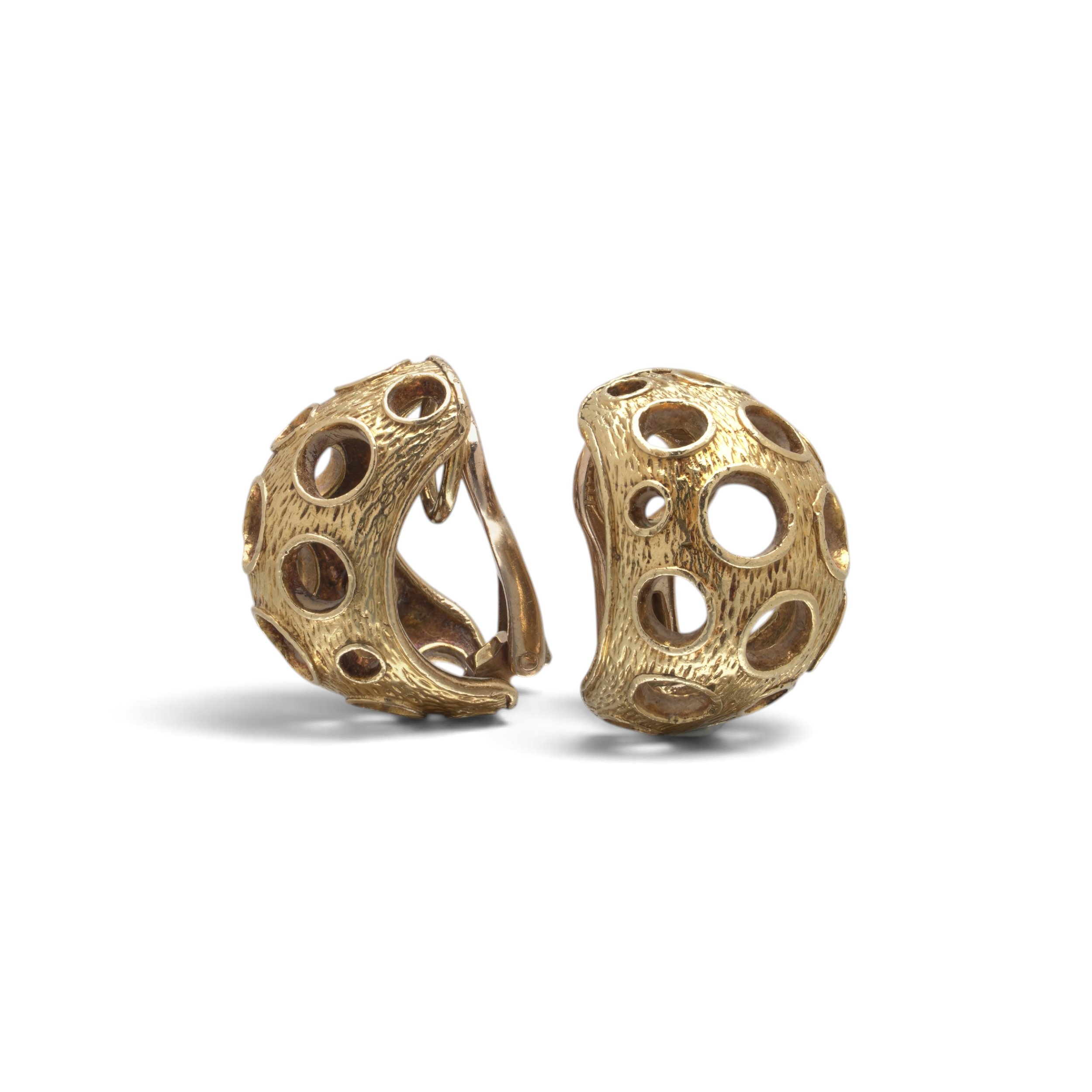 kutchinsky-18kt-gold-clip-on-earrings-1970s-03-Mozeris-Fine-Antiques.jpg