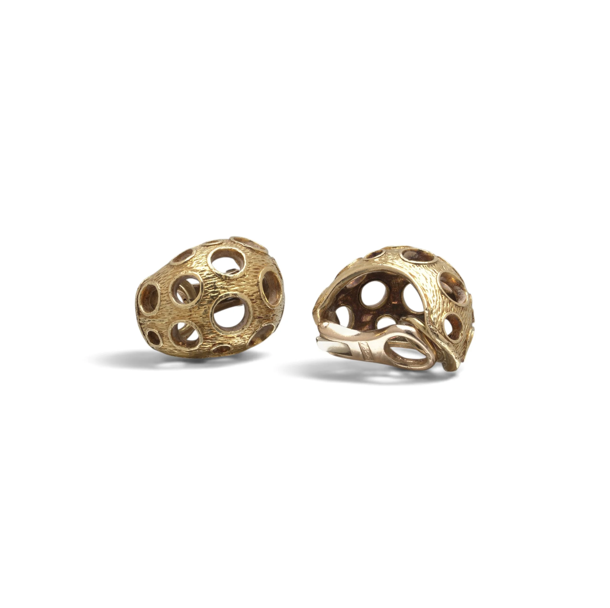 kutchinsky-18kt-gold-clip-on-earrings-1970s-04-Mozeris-Fine-Antiques.jpg