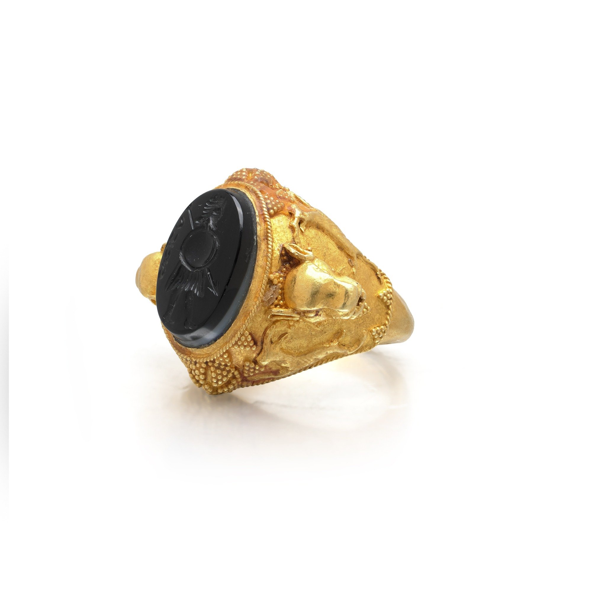 archaeological-revival-gold-ring-onyx-intaglio-03-Mozeris-Fine-Antiques.jpg