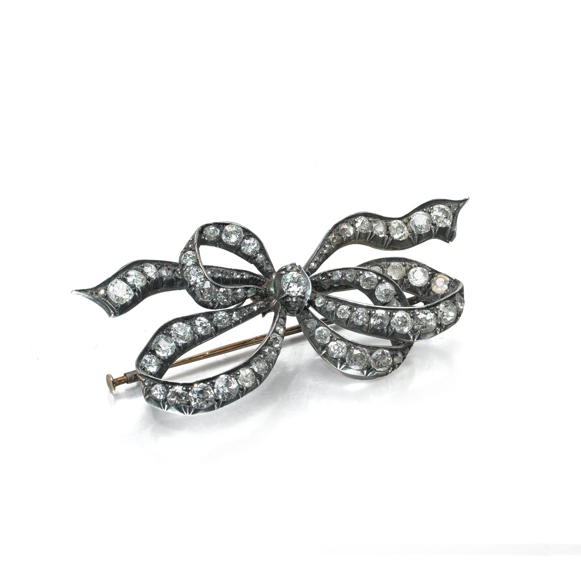 victorian-old-cut-diamond-ribbon-bow-brooch-silver-upon-gold-04-Mozeris-Fine-Antiques.jpg