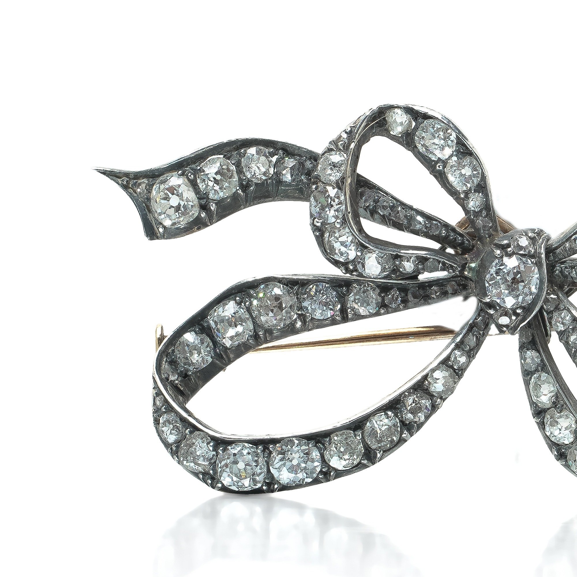 victorian-old-cut-diamond-ribbon-bow-brooch-silver-upon-gold-05-Mozeris-Fine-Antiques.jpg
