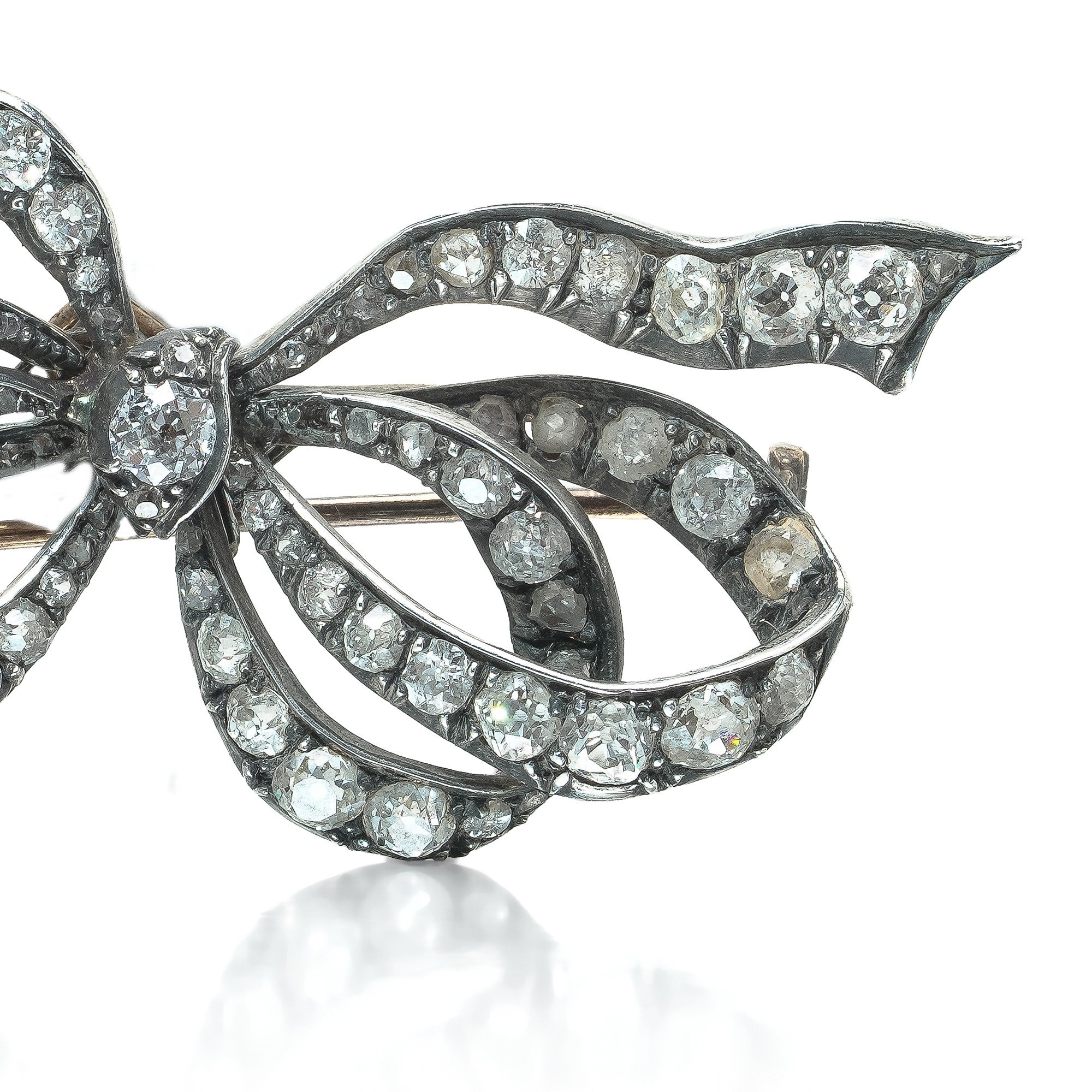 victorian-old-cut-diamond-ribbon-bow-brooch-silver-upon-gold-07-Mozeris-Fine-Antiques.jpg