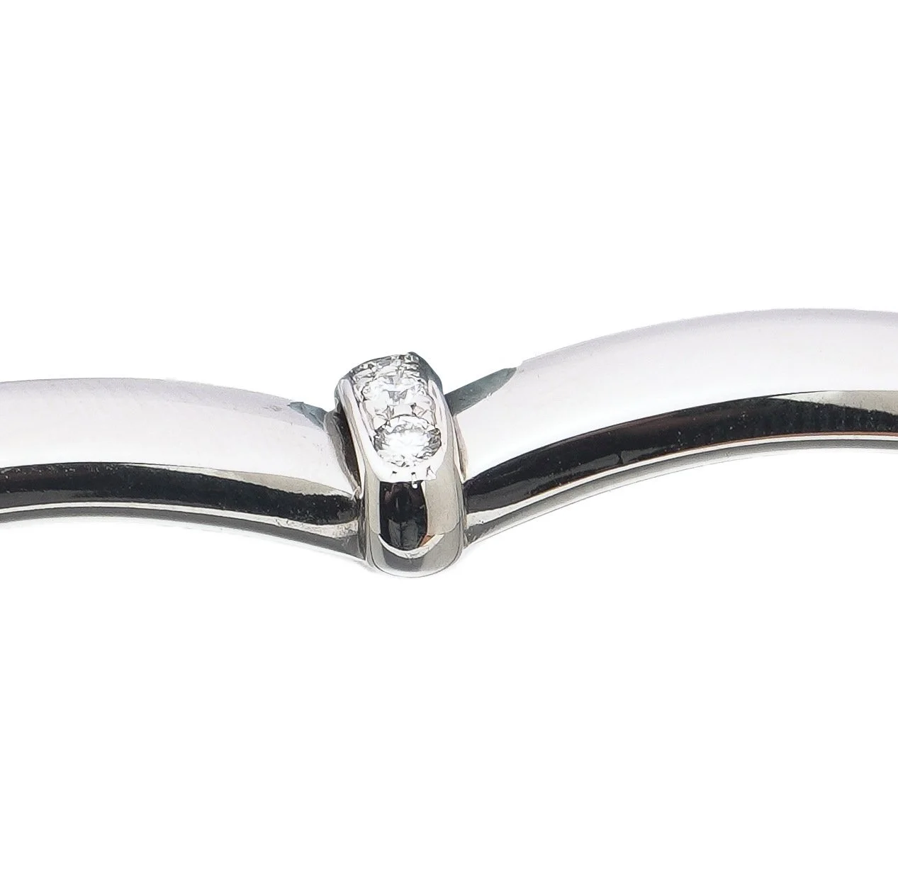Piaget-18KT-White-Gold-Diamond-Heart-Bangle-07-diamond-Mozeris-Fine-Antiques.jpg