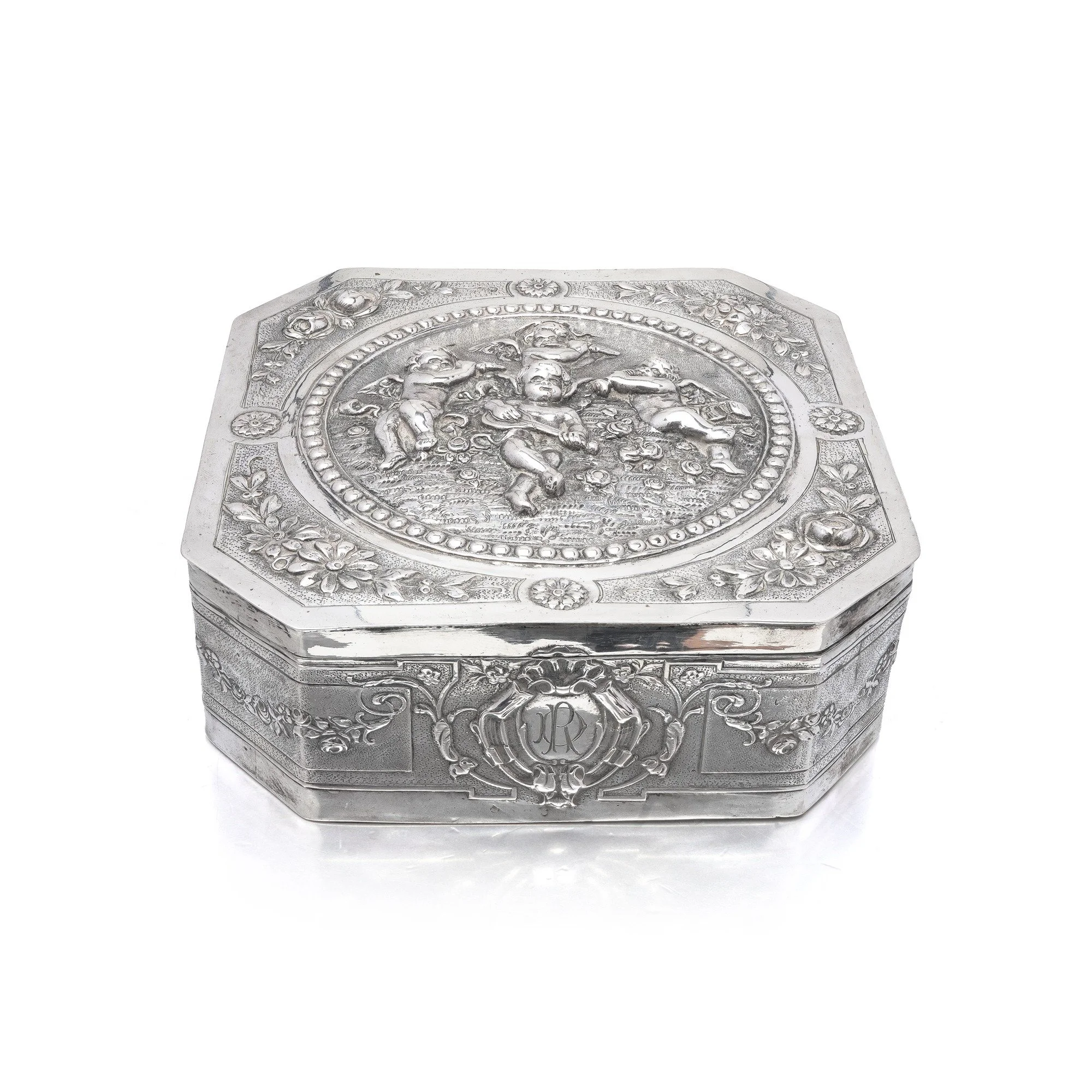 antique-german-hanau-800-silver-casket-repousse-putti-02-Mozeris-Fine-Antiques.jpg