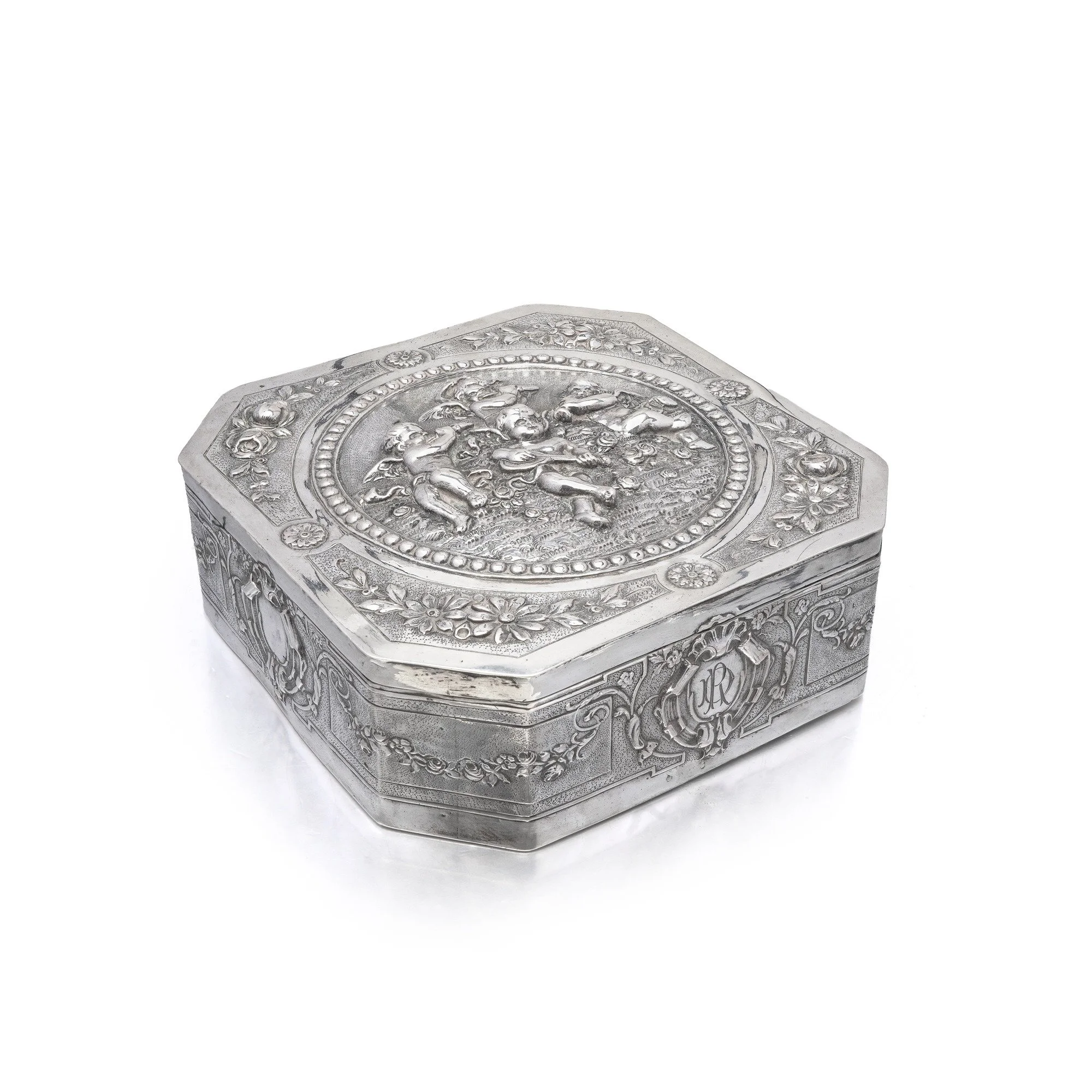 antique-german-hanau-800-silver-casket-repousse-putti-04-Mozeris-Fine-Antiques.jpg