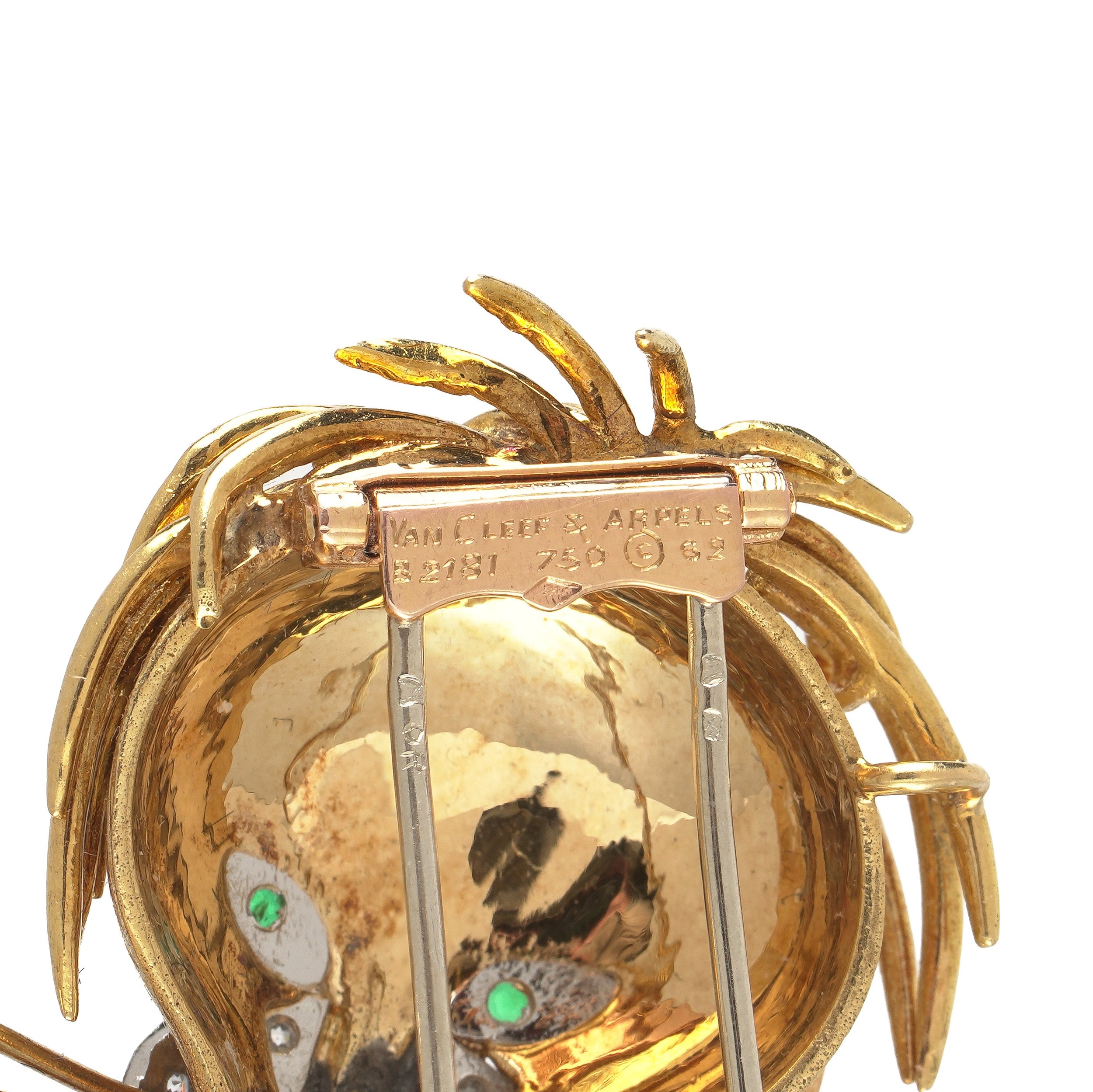 Van-Cleef-and-Arpels-Lion-Ebouriffe-18KT-Gold-Diamond-Brooch-03-view3-Mozeris-Fine-Antiques.jpg
