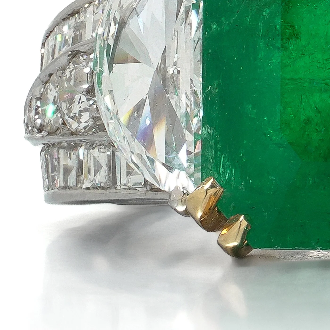 Emerald-and-Diamond-Cocktail-Ring-Platinum-08-shoulder.jpg