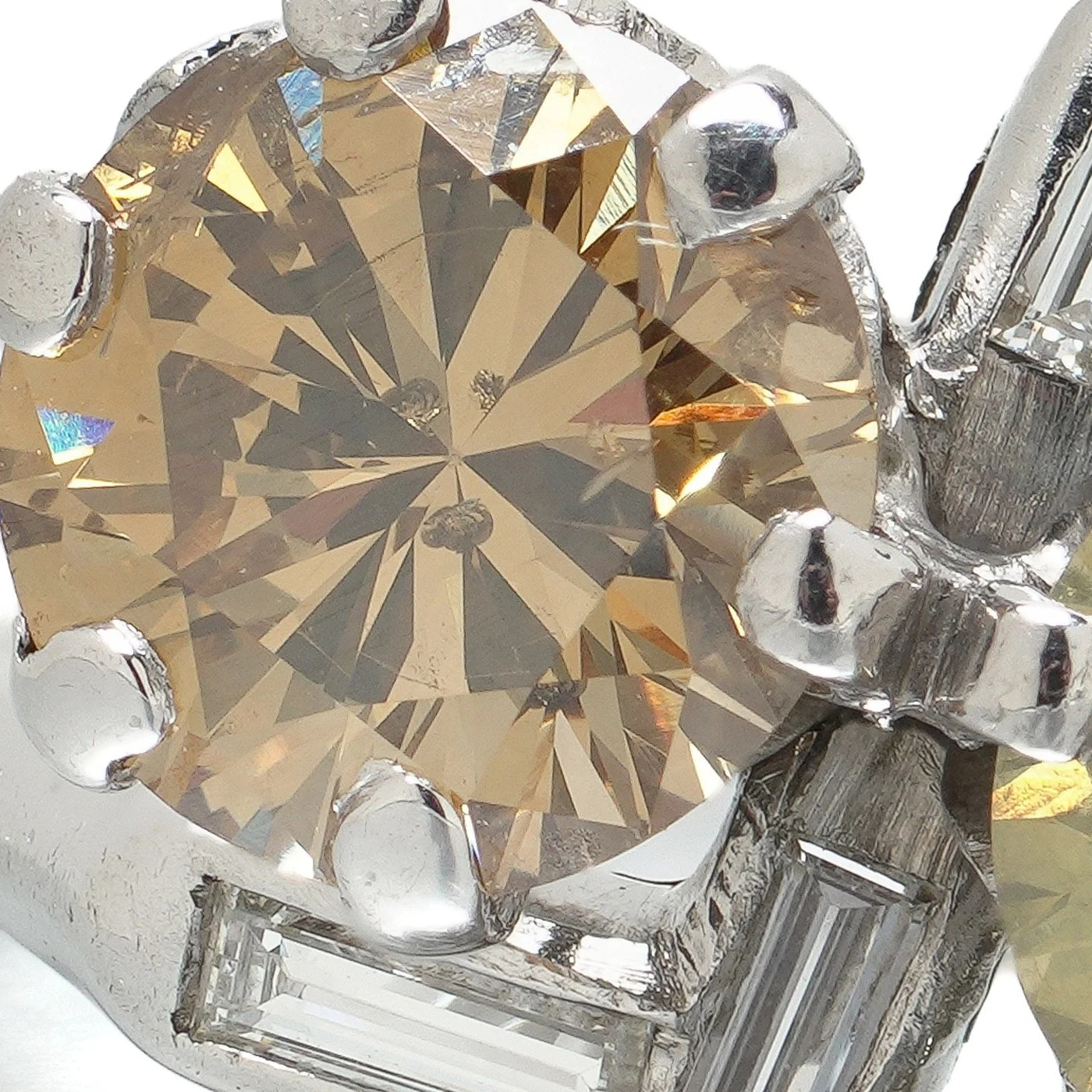 Toi-et-Moi-Fancy-Coloured-Diamond-Ring-Platinum-07-stone-a.jpg