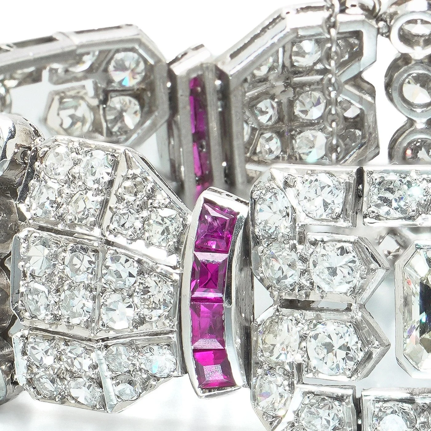 Art-Deco-Diamond-and-Pink-Sapphire-Bracelet-Platinum-09-calibre.jpg