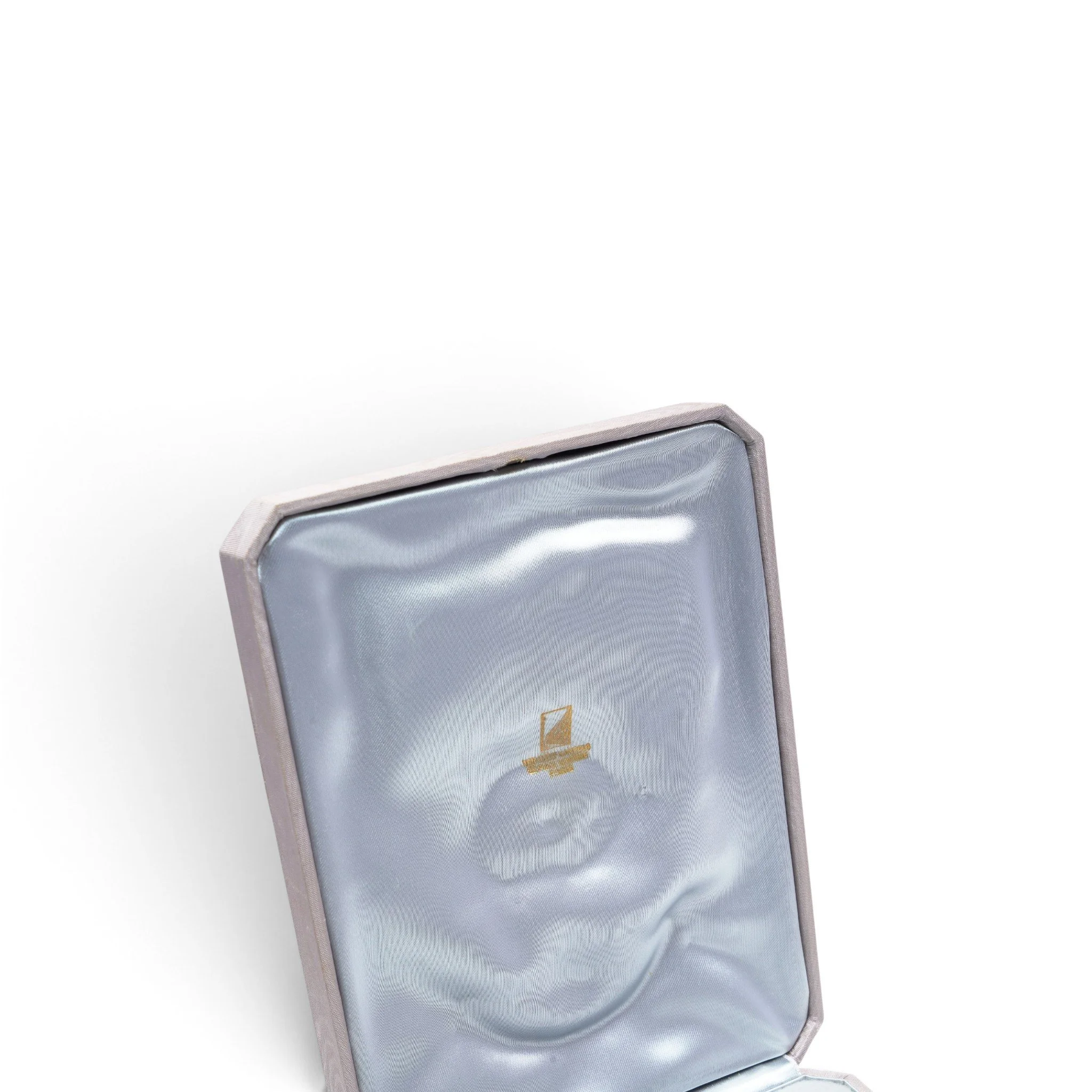 Vintage-Van-Cleef-and-Arpels-Jewellery-Suite-Presentation-Box-03.jpg