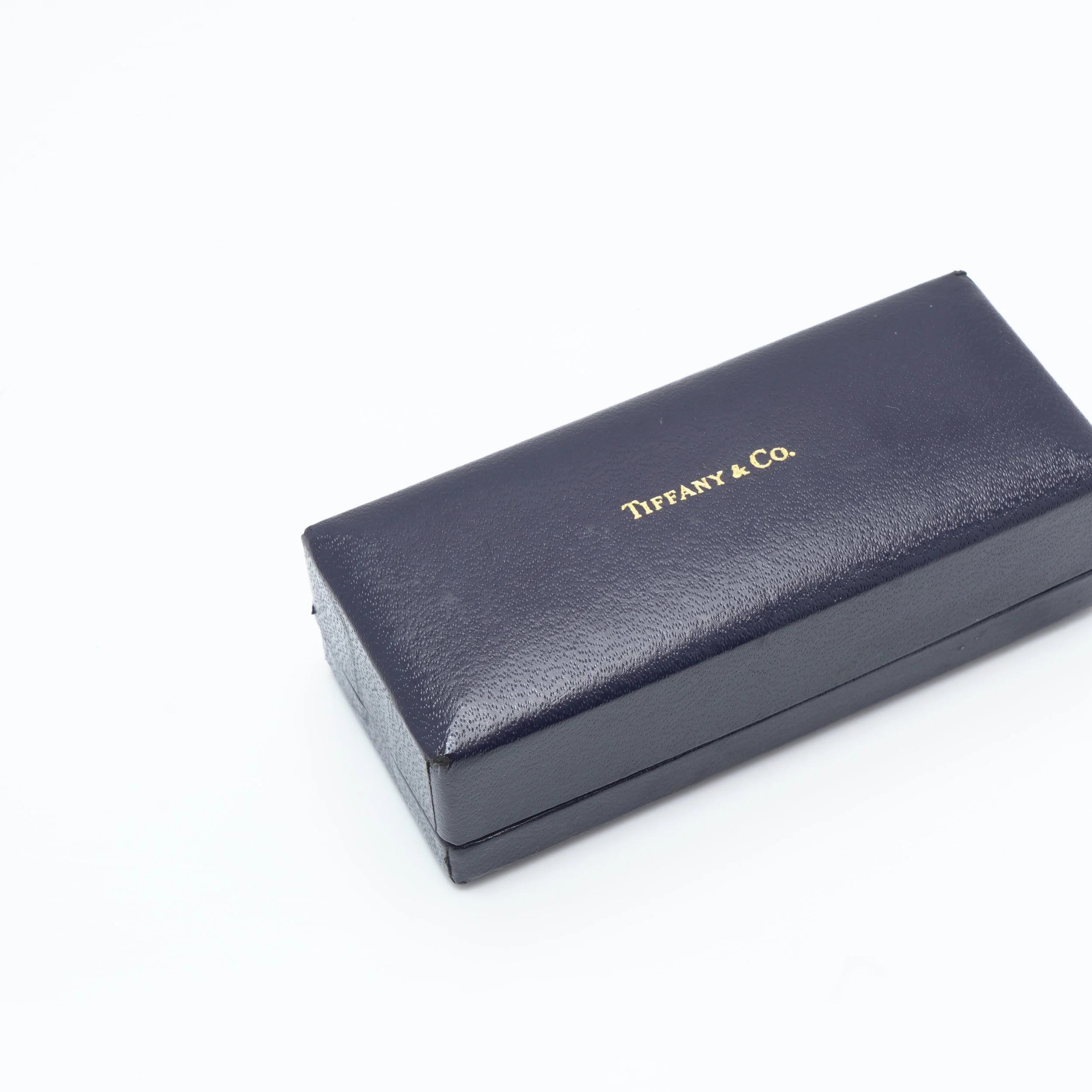 Vintage-Tiffany-and-Co-Brooch-Presentation-Box-04-exterior.jpg