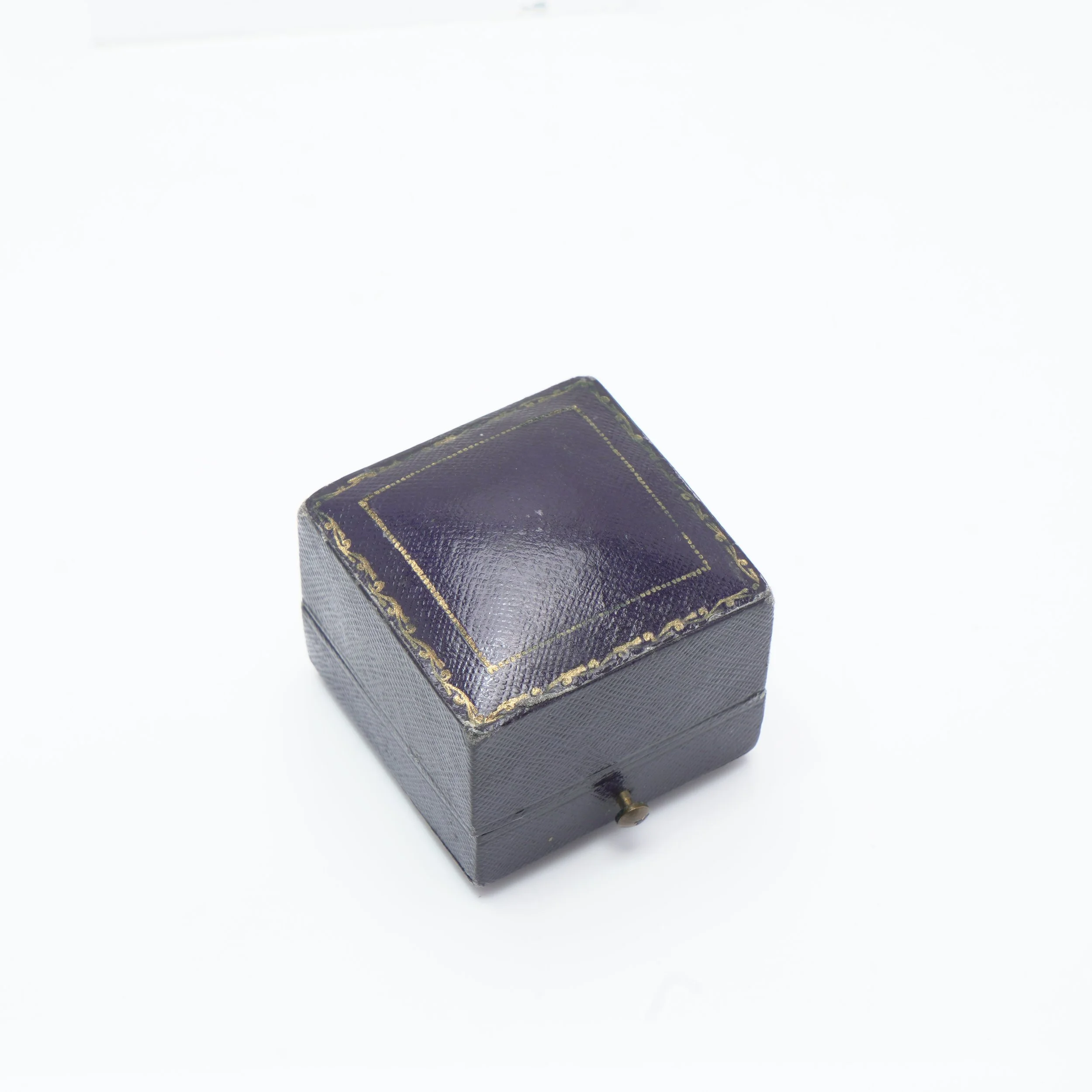Antique-A-Emler-Ring-Box-High-Wycombe-05-exterior.jpg