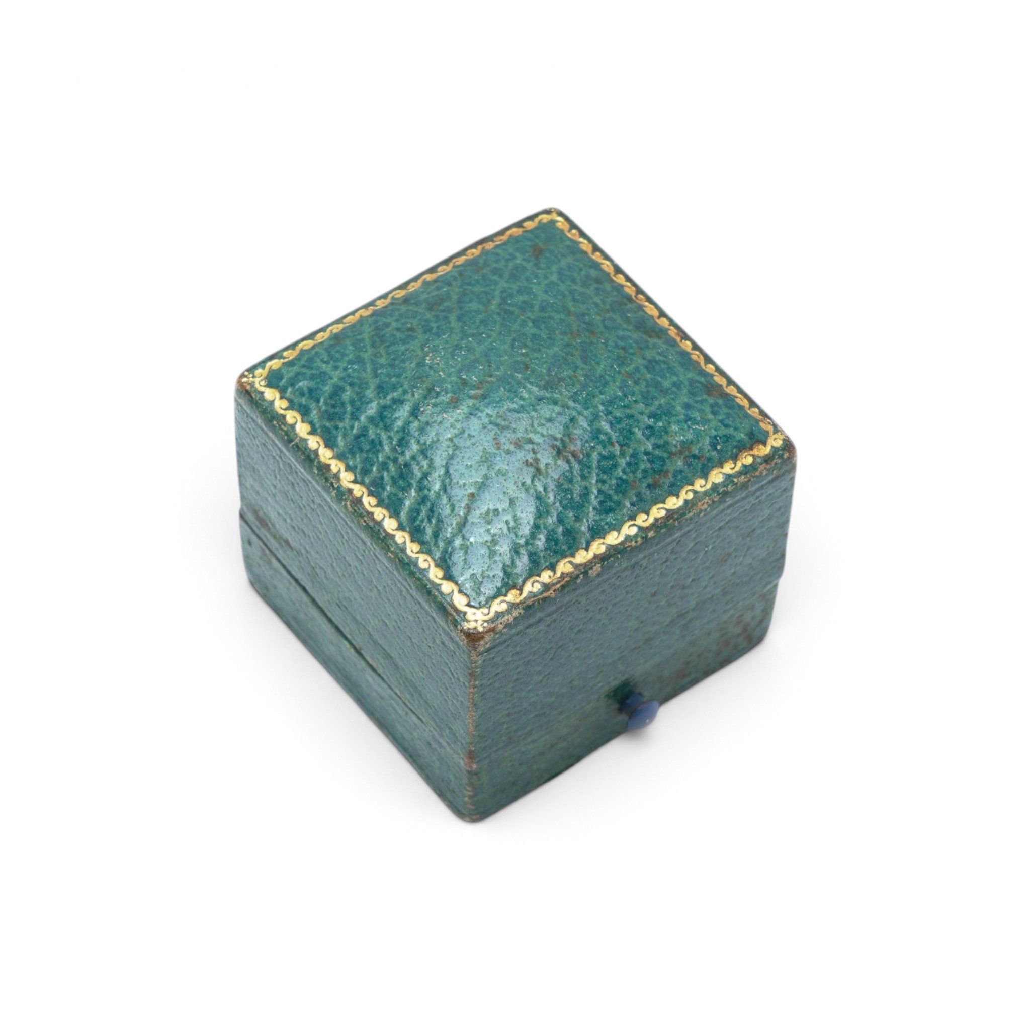 Antique-J-W-Benson-Ring-Box-Ludgate-Hill-London-02.jpg