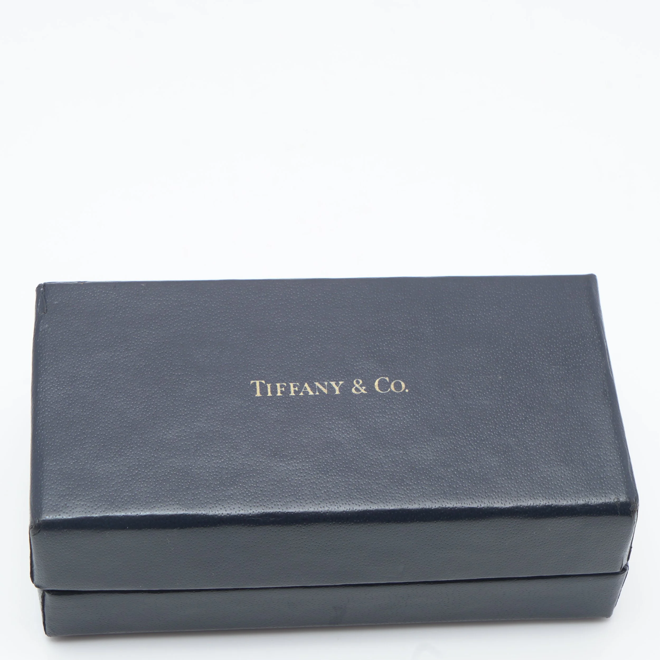 Vintage-Tiffany-and-Co-Jewellery-Presentation-Box-04-exterior.jpg