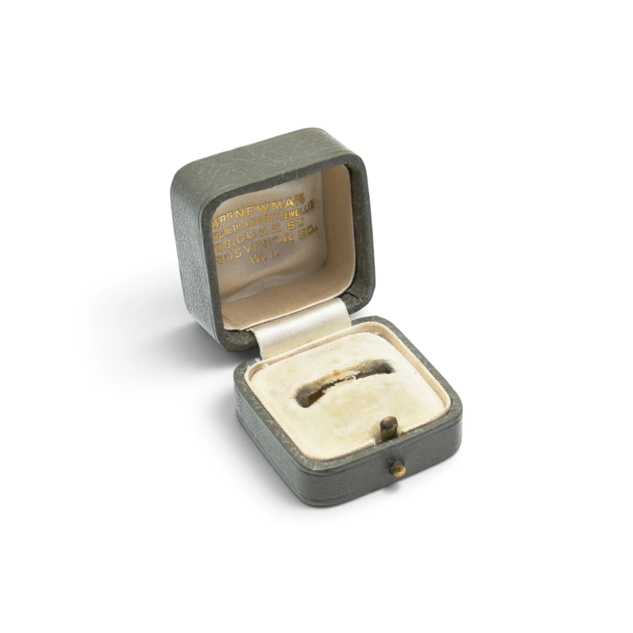 Antique-Mrs-Newman-Ring-Box-Duke-Street-Grosvenor-Square-03.jpg