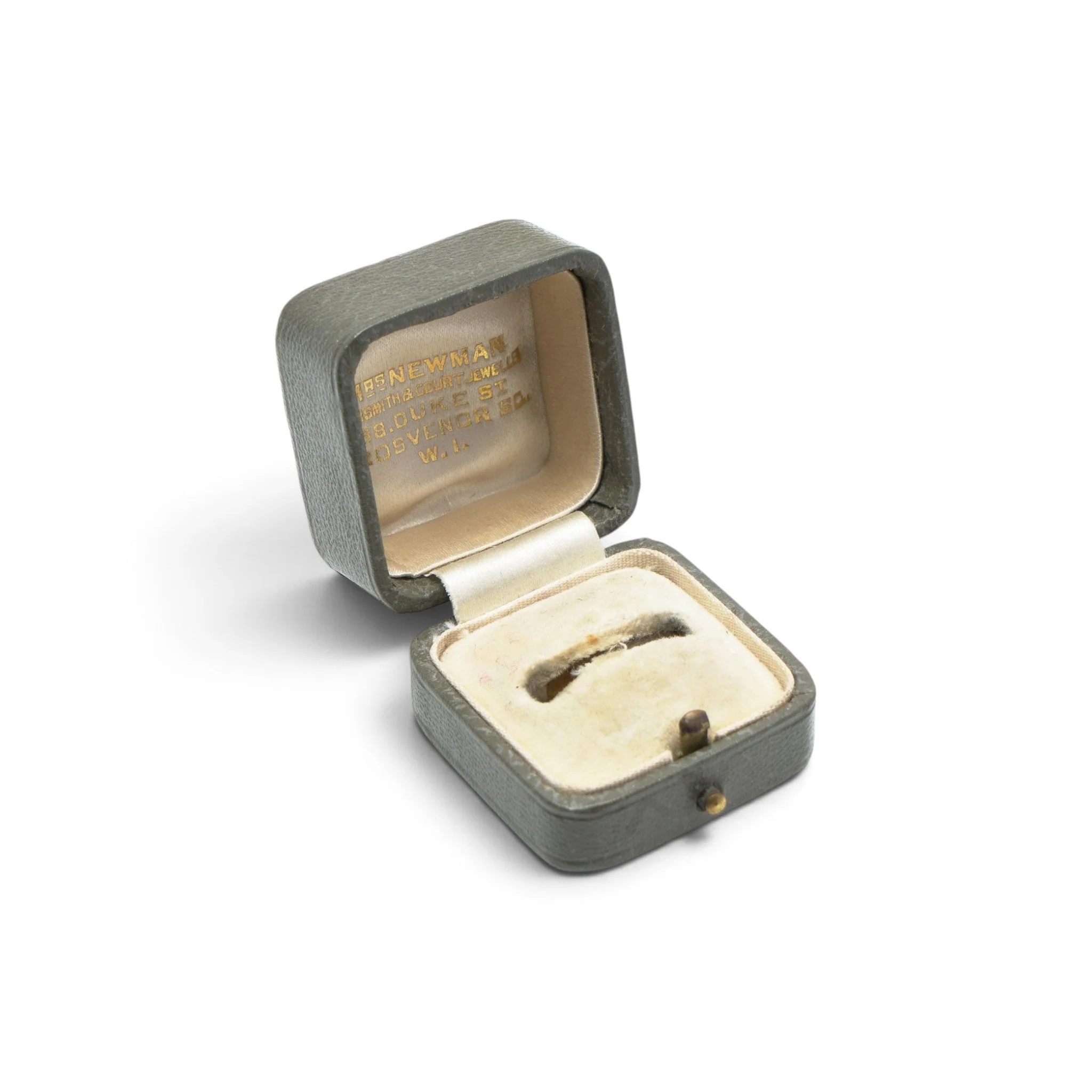 Antique-Mrs-Newman-Ring-Box-Duke-Street-Grosvenor-Square-06.jpg