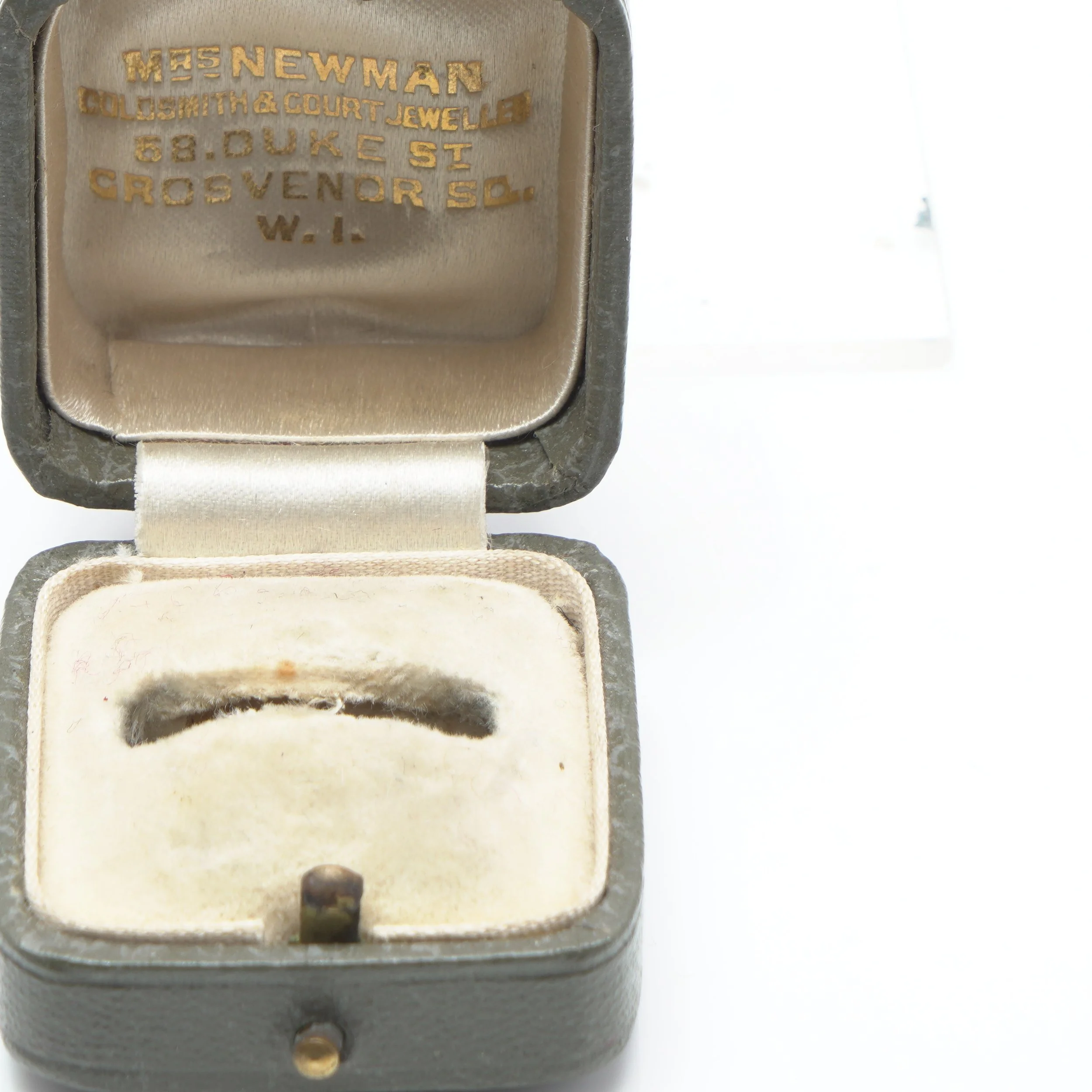 Antique-Mrs-Newman-Ring-Box-Duke-Street-Grosvenor-Square-08-fitting.jpg