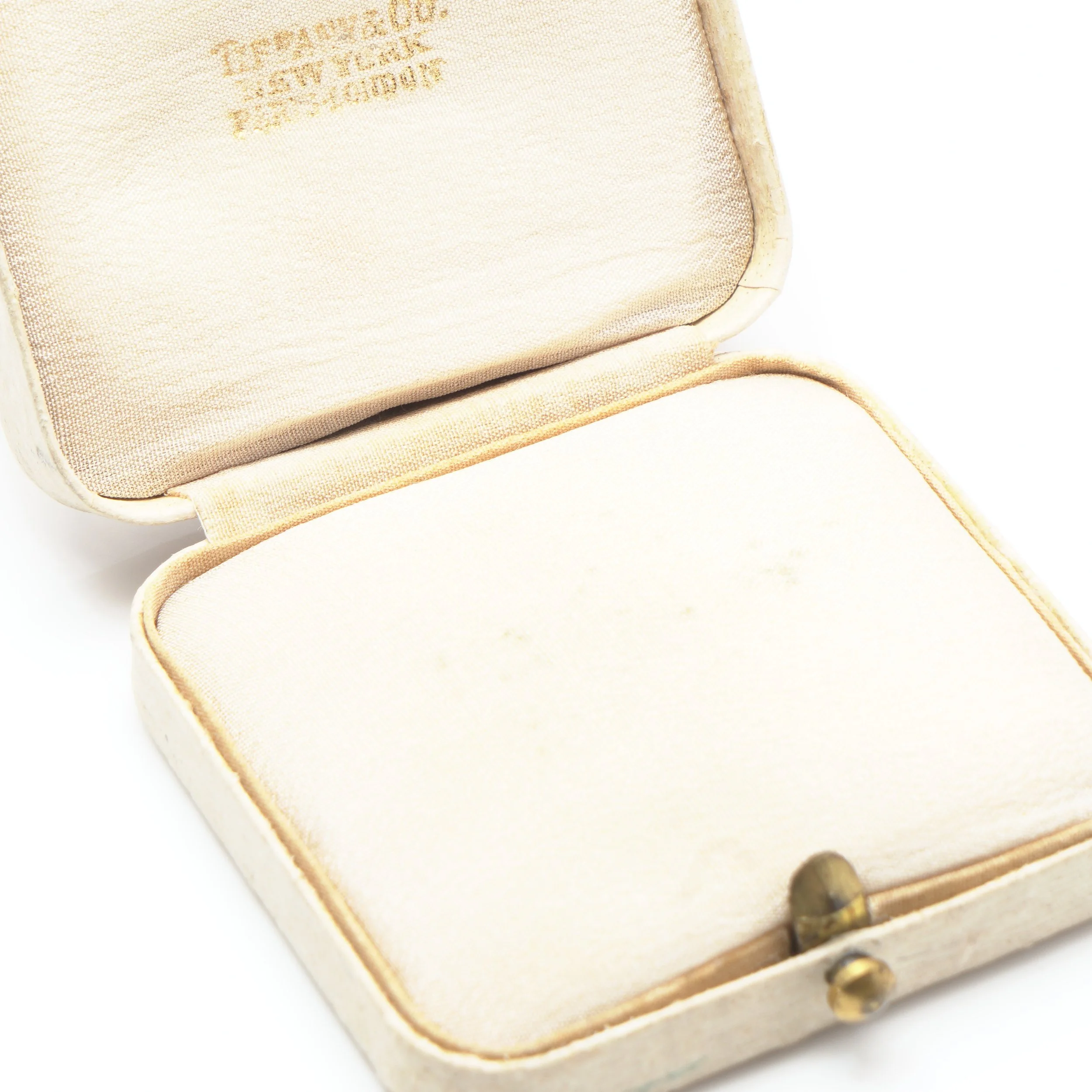 Antique-Tiffany-and-Co-Jewellery-Box-New-York-Paris-London-07-interior.jpg