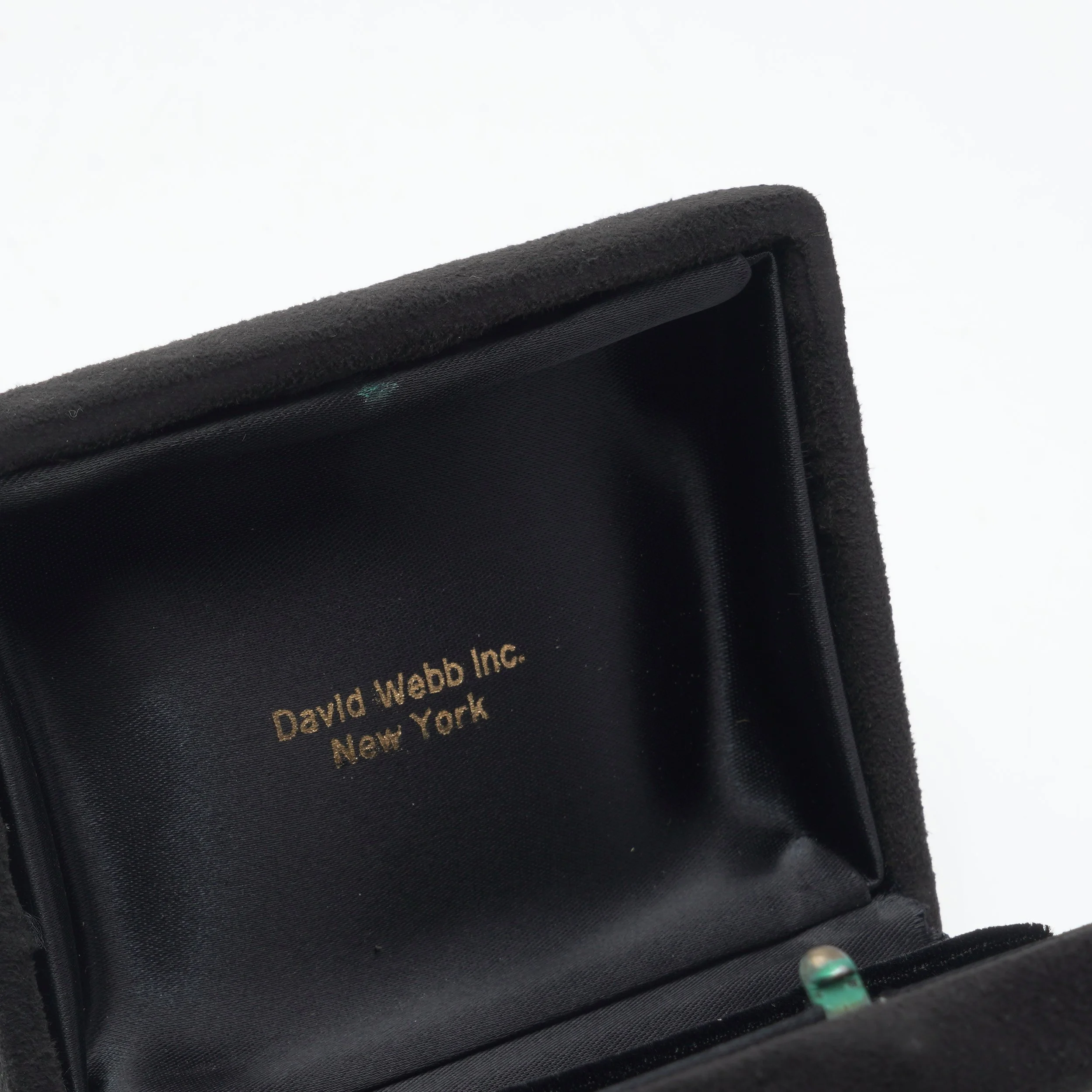 Vintage-David-Webb-Earring-Box-with-Outer-Box-New-York-08-signature.jpg