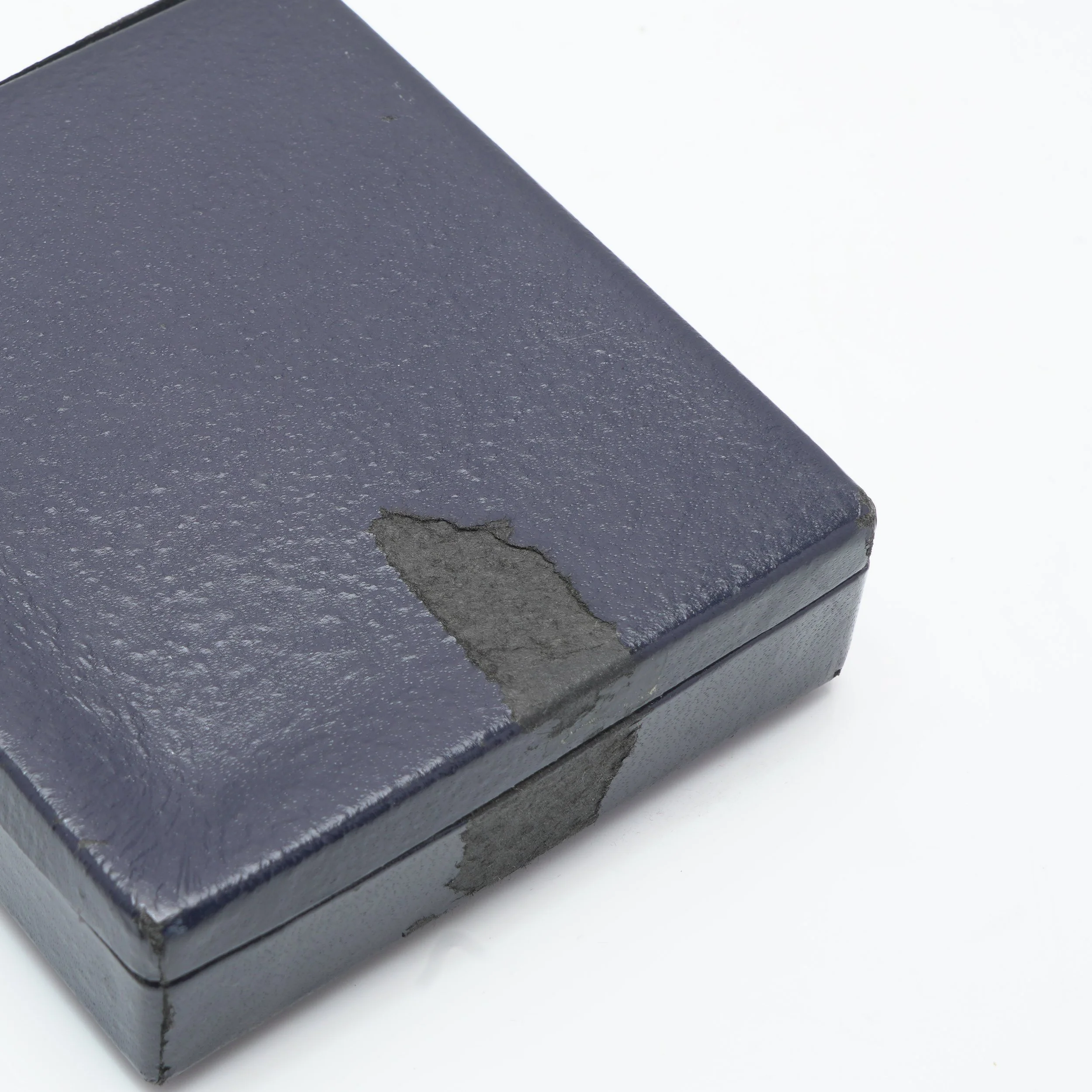 Vintage-Tiffany-and-Co-Jewellery-Box-Multipurpose-Format-08-wear.jpg