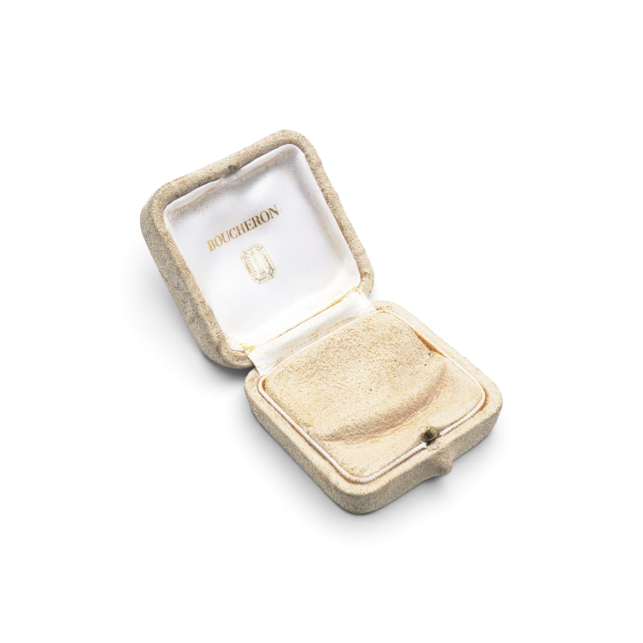 Vintage-Boucheron-Ring-Box-Paris-04.jpg