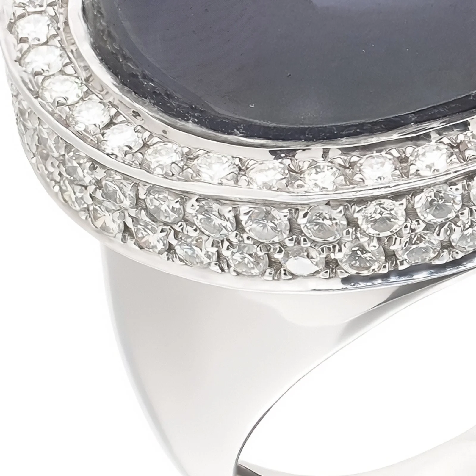 Vintage-23-Carat-Sapphire-Cabochon-and-Diamond-Dome-Ring-18KT-White-Gold-06-detail-pave-diamonds.jpg