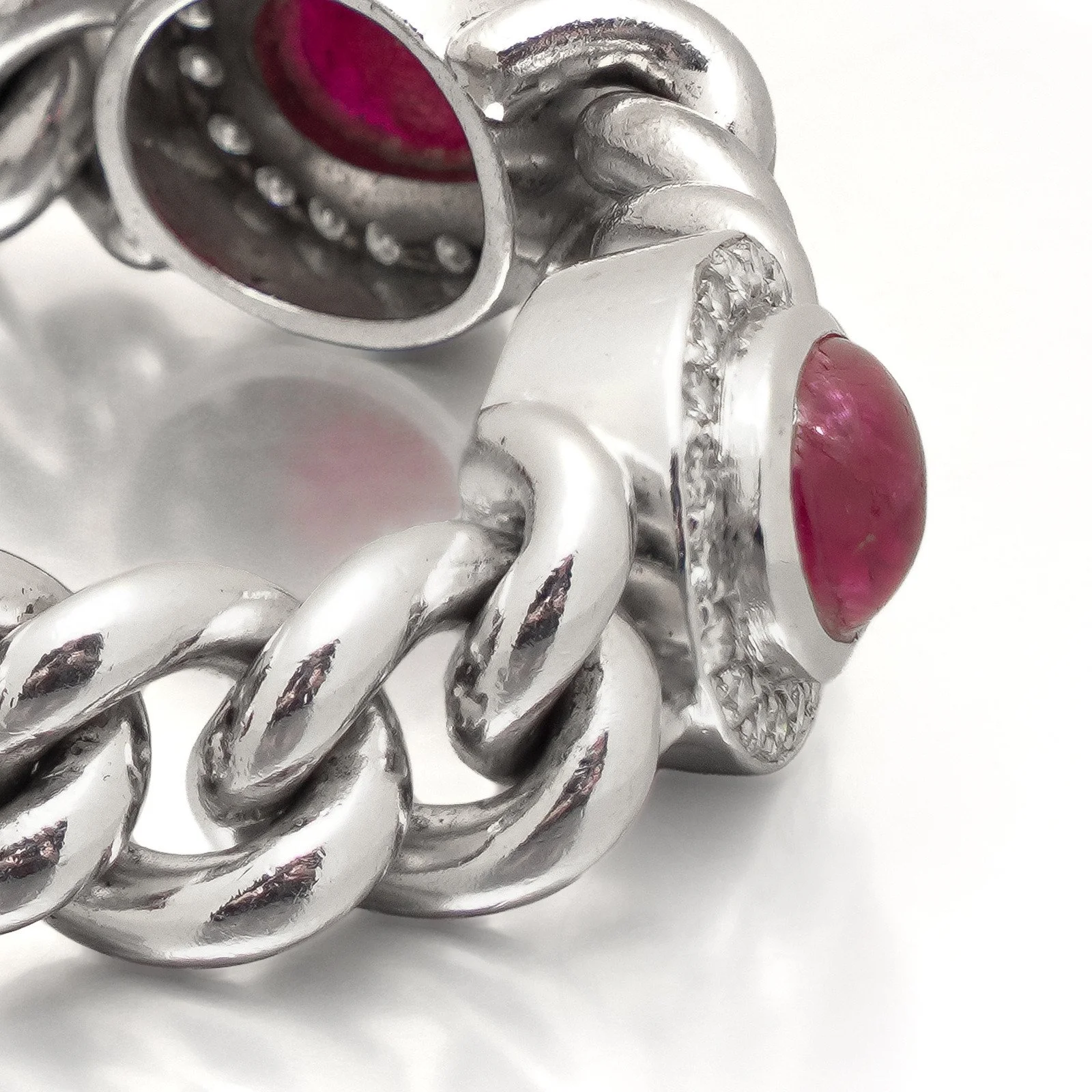 Natural-Ruby-Cabochon-and-Diamond-Curb-Link-Bracelet-18KT-White-Gold-05-detail-side-ruby.jpg