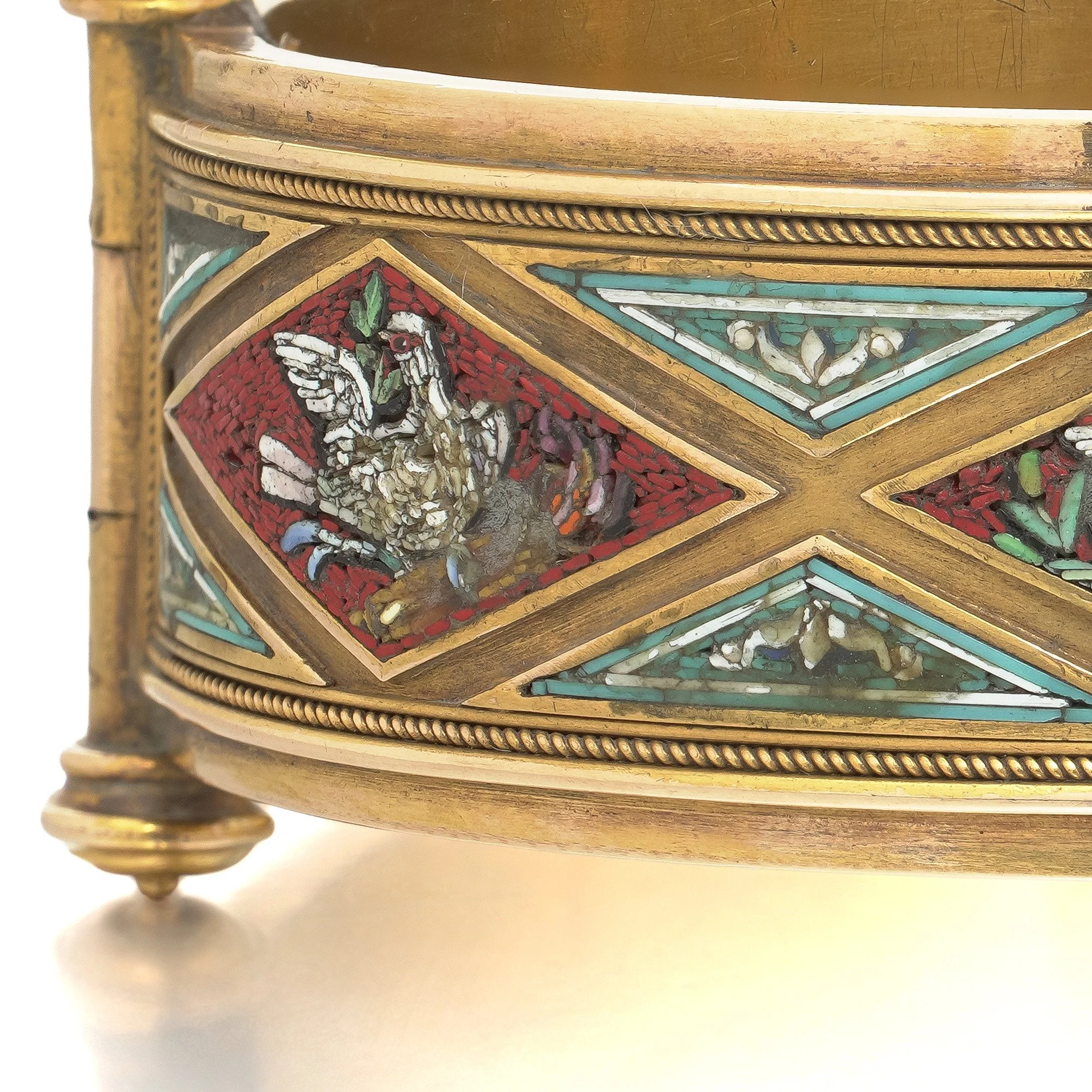 Antique-19th-Century-Italian-Micromosaic-21KT-Gold-Bangle-Swans-and-Doves-05-detail-doves.jpg
