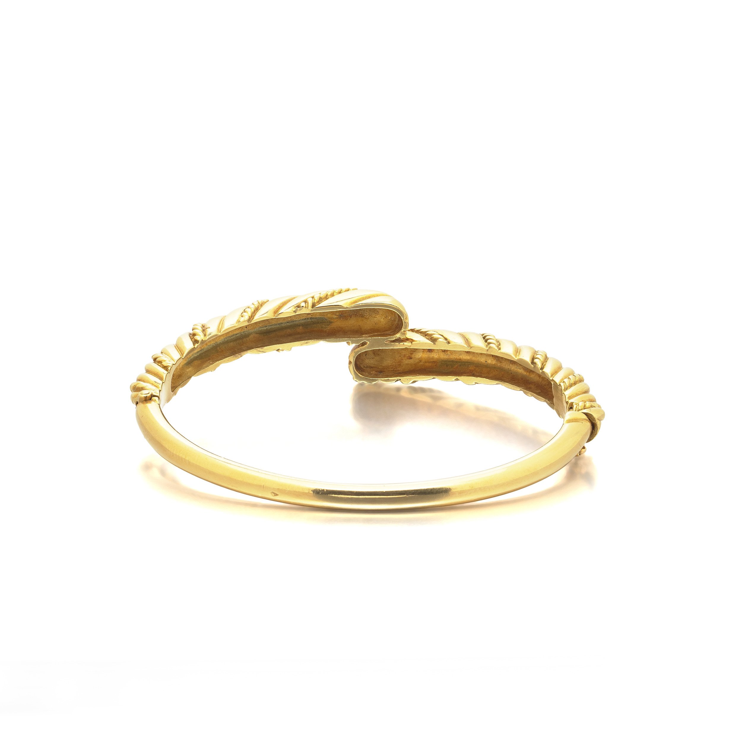 Vintage-Cartier-18KT-Yellow-Gold-Rope-Twist-Crossover-Bangle-03.jpg