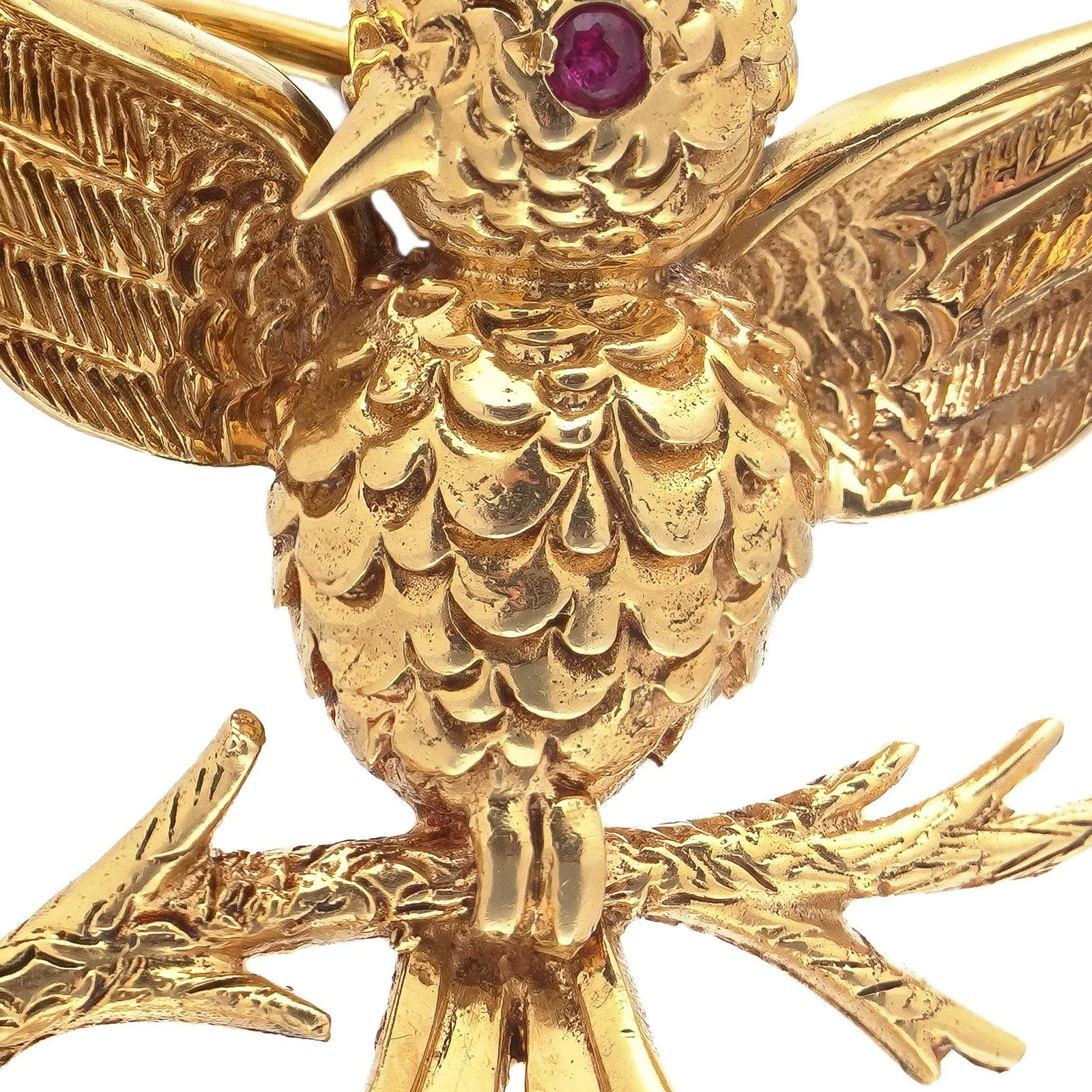 Boucheron-Paris-18KT-Gold-Bird-Brooch-with-Ruby-Eye-Signed-and-Numbered-03-detail-plumage.jpg