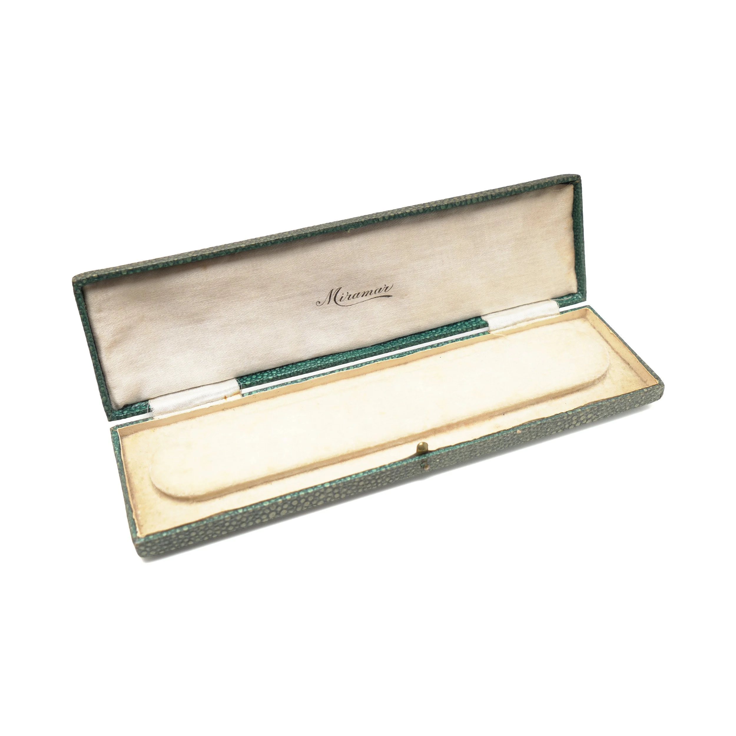 Antique-Miramar-Necklace-Presentation-Box-Green-Shagreen-Pattern-04.jpg