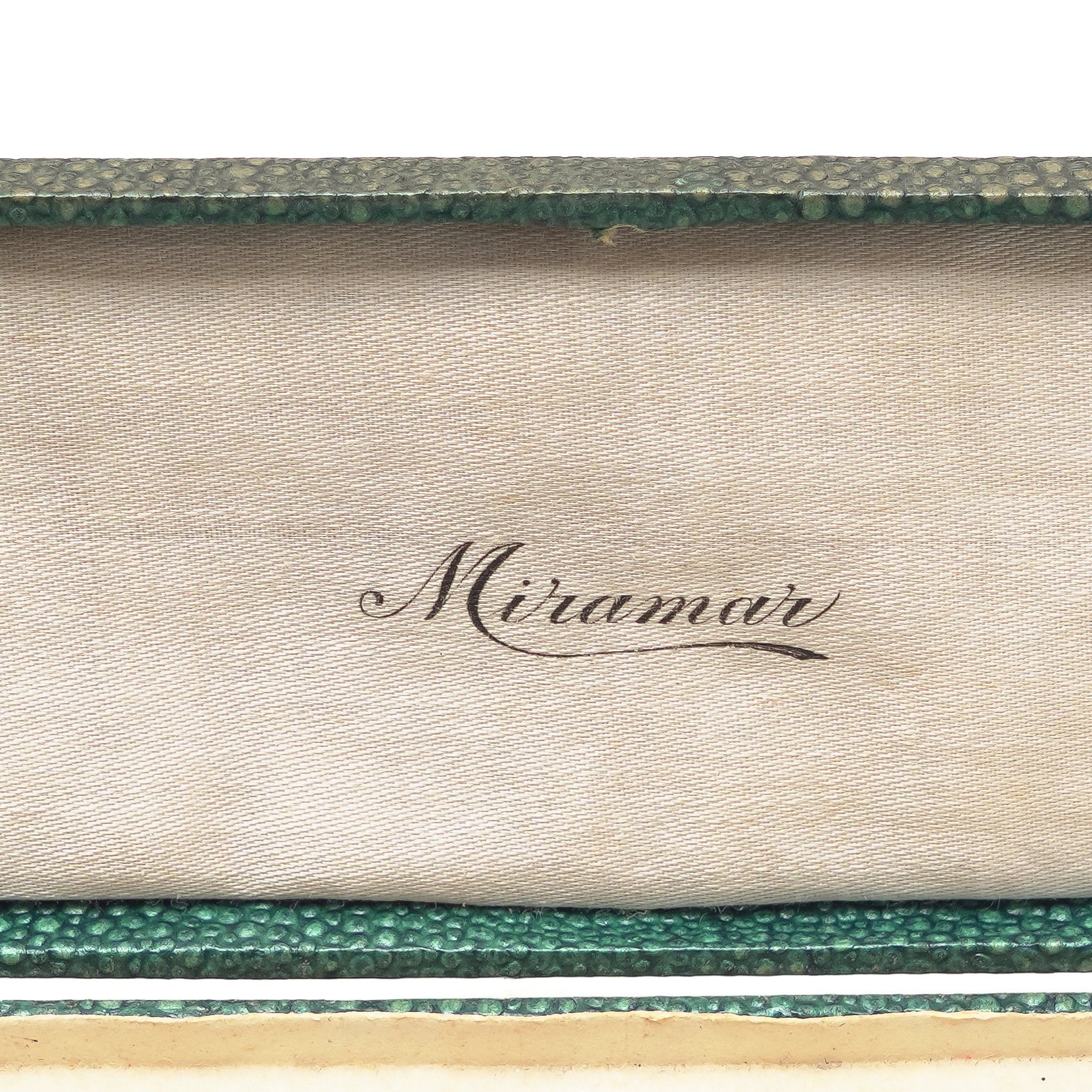 Antique-Miramar-Necklace-Presentation-Box-Green-Shagreen-Pattern-05-detail-miramar-signature.jpg