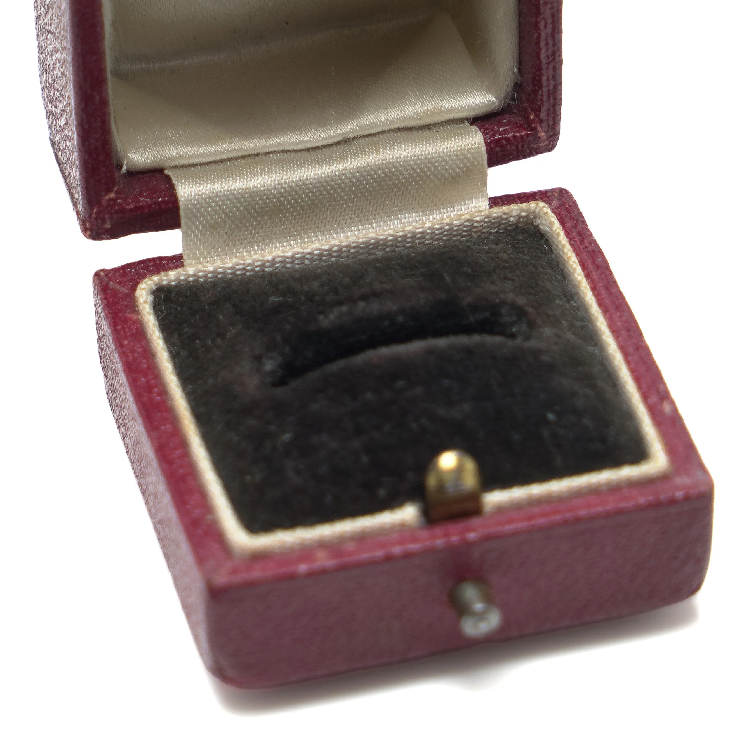 Vintage-Liberty-of-London-Ring-Box-06-detail-ring-slot.jpg