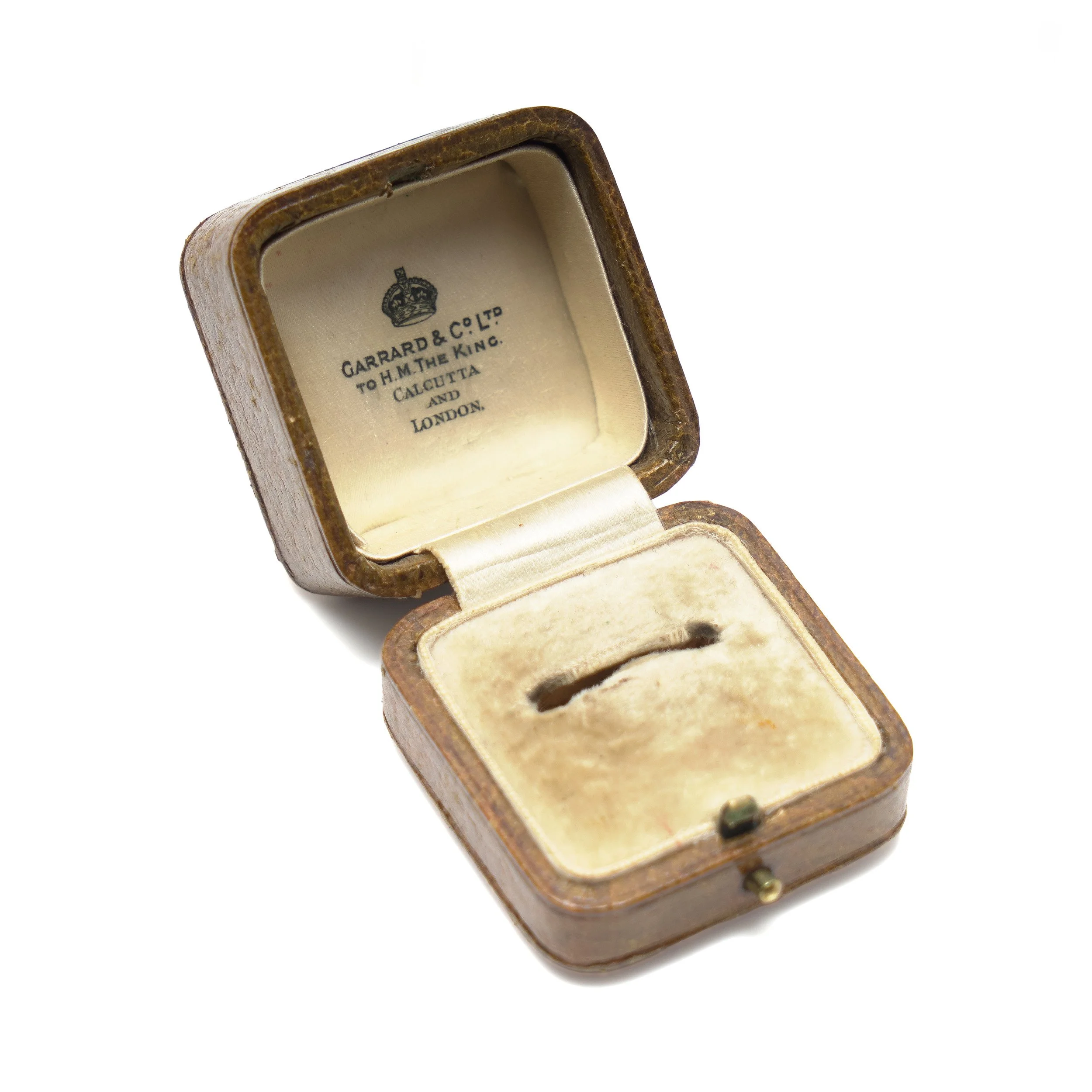 Vintage-1930s-Garrard-and-Co-Ring-Box-Calcutta-and-London-04.jpg