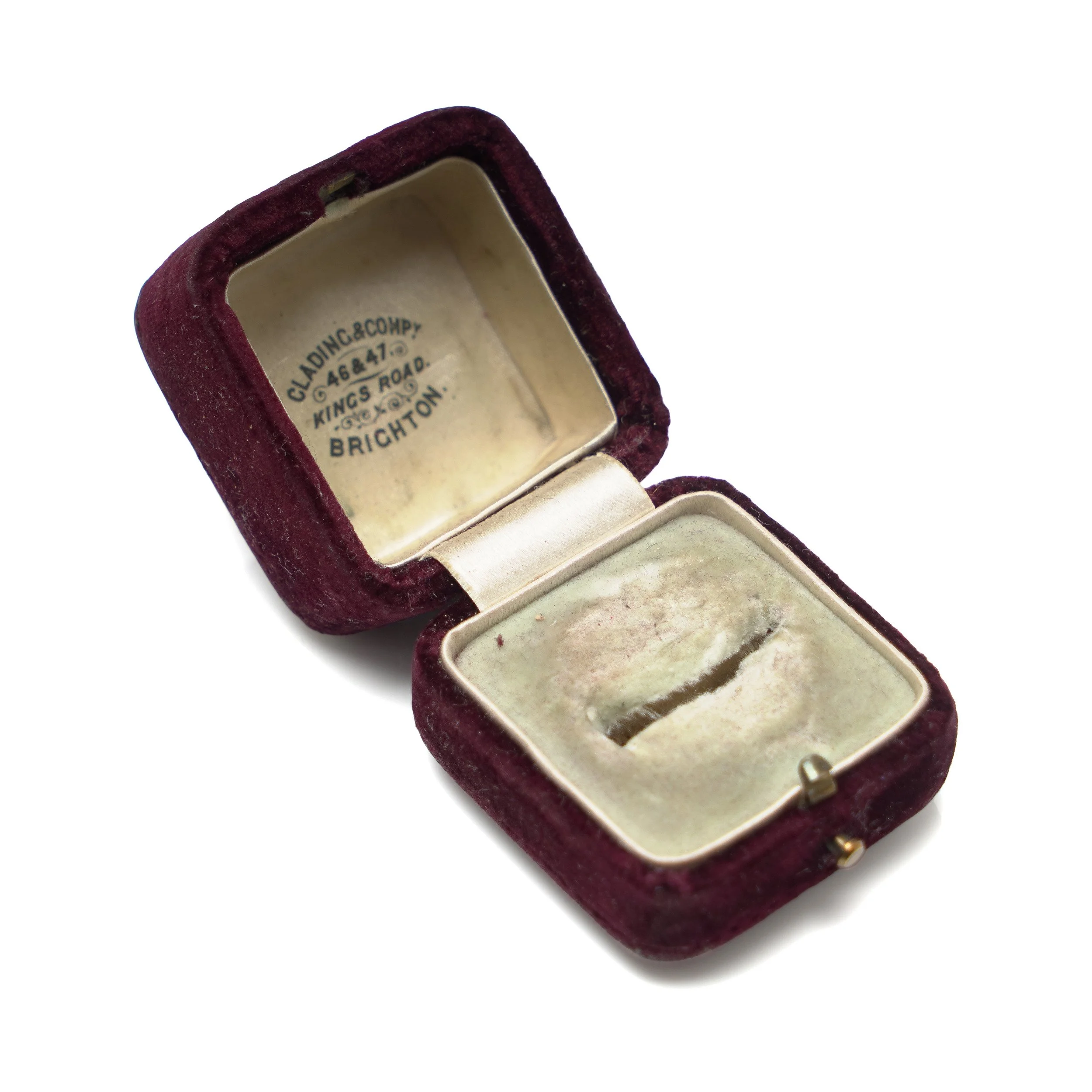 Vintage-Clading-and-Co-Velvet-Ring-Box-Brighton-03.jpg