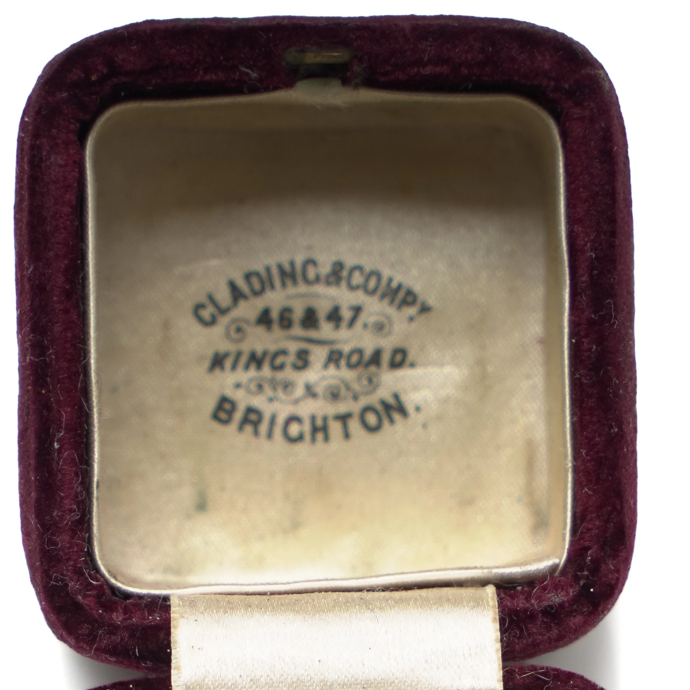 Vintage-Clading-and-Co-Velvet-Ring-Box-Brighton-05-detail-clading-signature.jpg