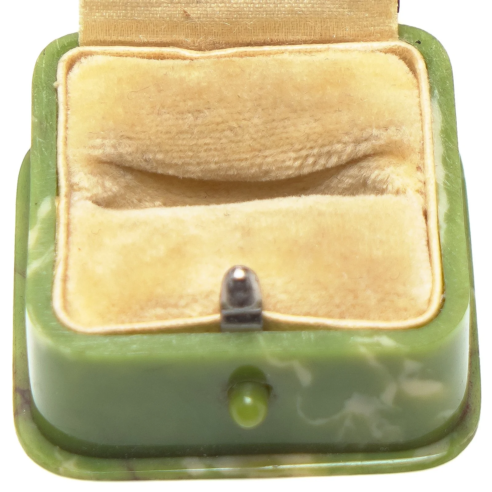 Vintage-Bravingtons-Ring-Box-Green-Marbled-Case-06-detail-ring-slot.jpg