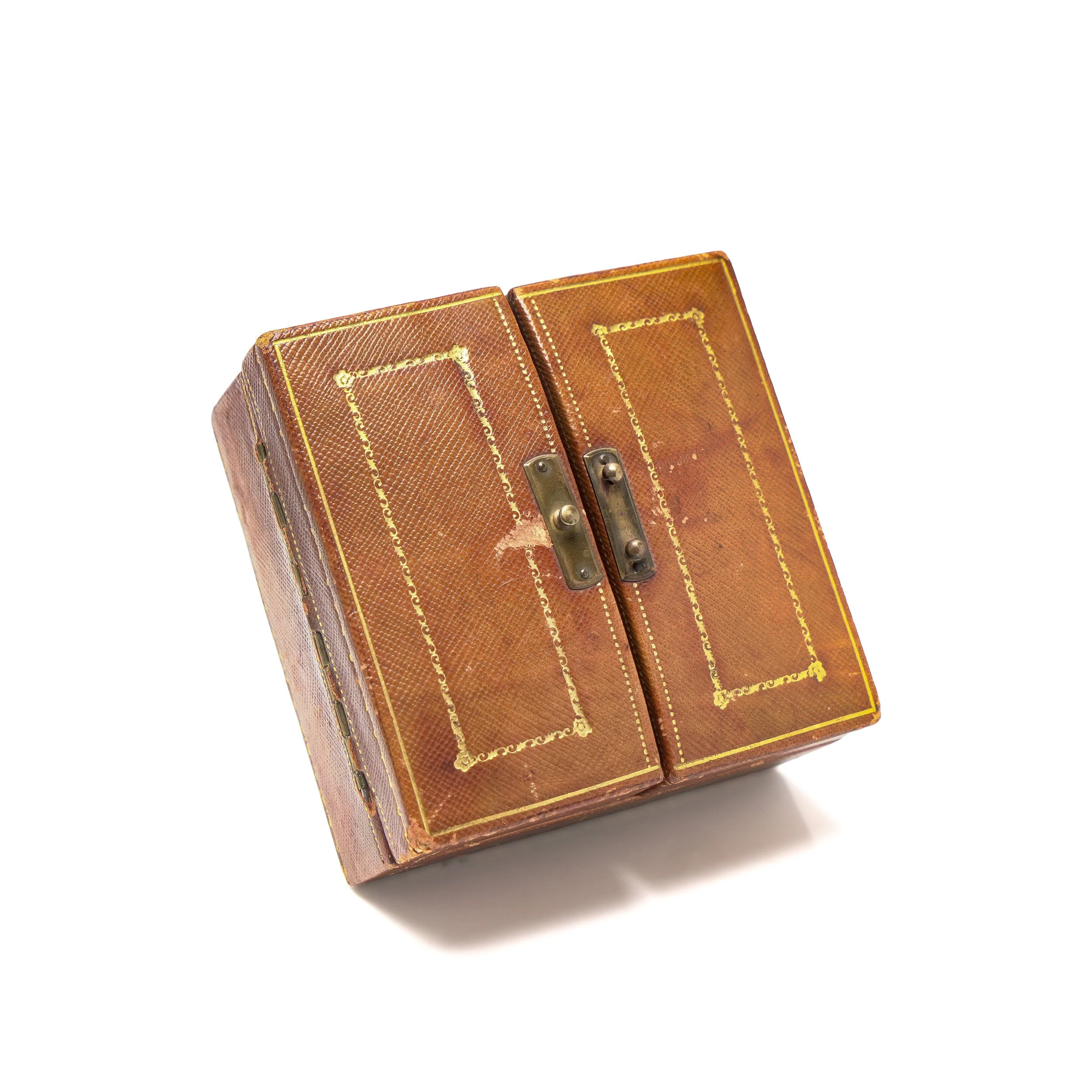 Antique-Cartier-Clock-or-Medallion-Presentation-Case-with-Easel-Stand-New-York-Paris-London-03-4898.jpg